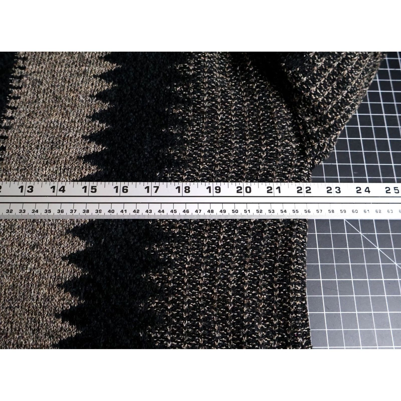 Vintage VINTAGE Bachrach Sweater Mens Medium Black Beige Textured Stripe Pattern 90s Dad Style Pullover Crew Neck Knit Size US M / EU 48-50 / 2 - 5 Thumbnail