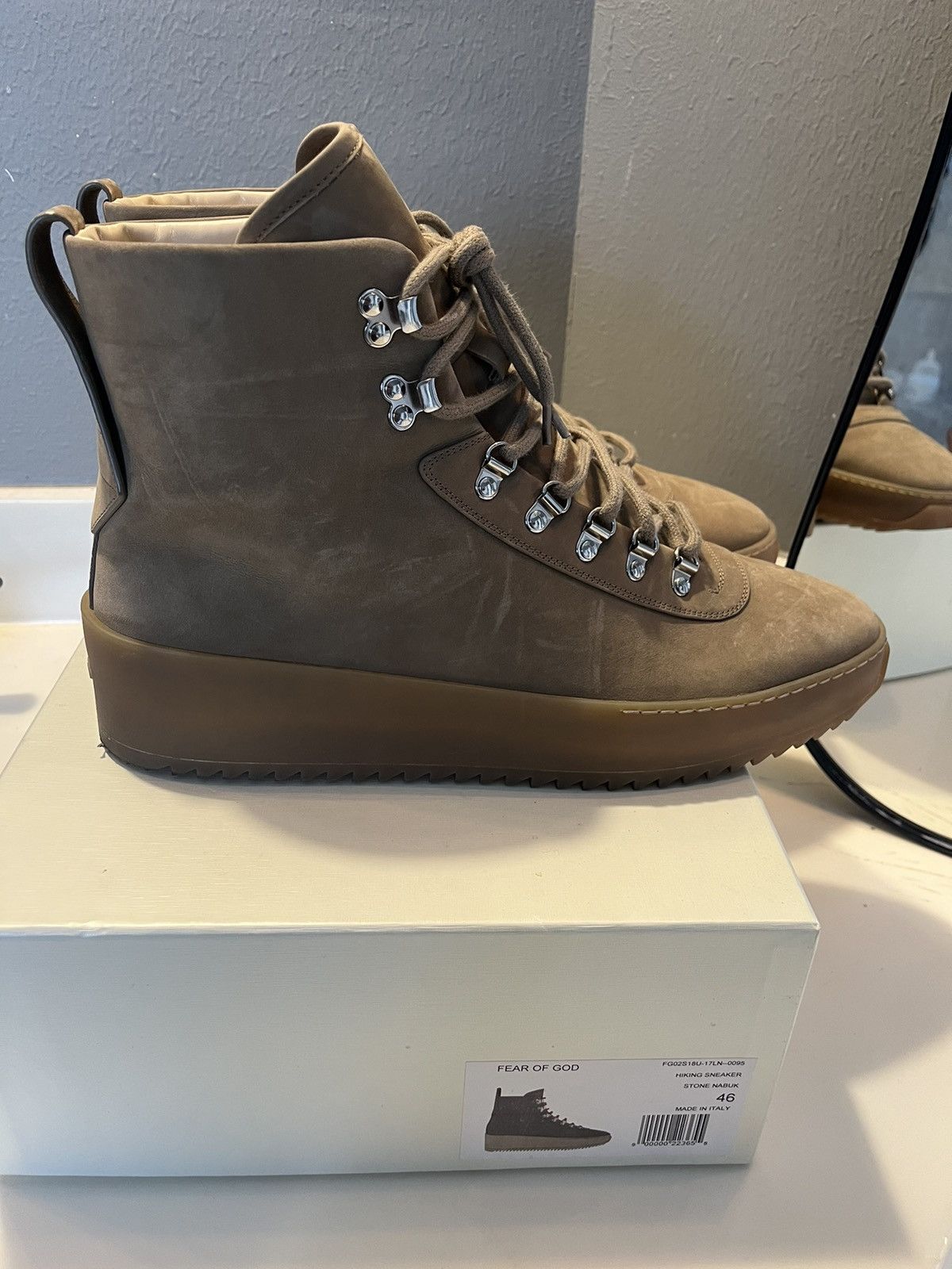 Fear of God Fear Of God Hiking Sneaker Stone Suede sz 13/46 Brand New Size US 13 / EU 46 - 3 Thumbnail