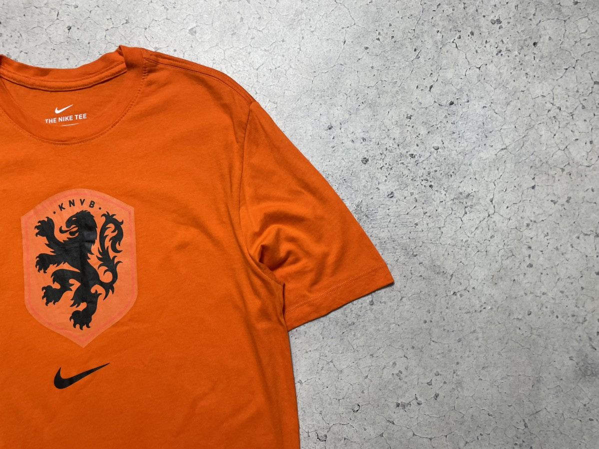 Nike × Vintage Nike KNVB Netherlands Football Vintage T-Shirt Big Logo Size US M / EU 48-50 / 2 - 3 Thumbnail