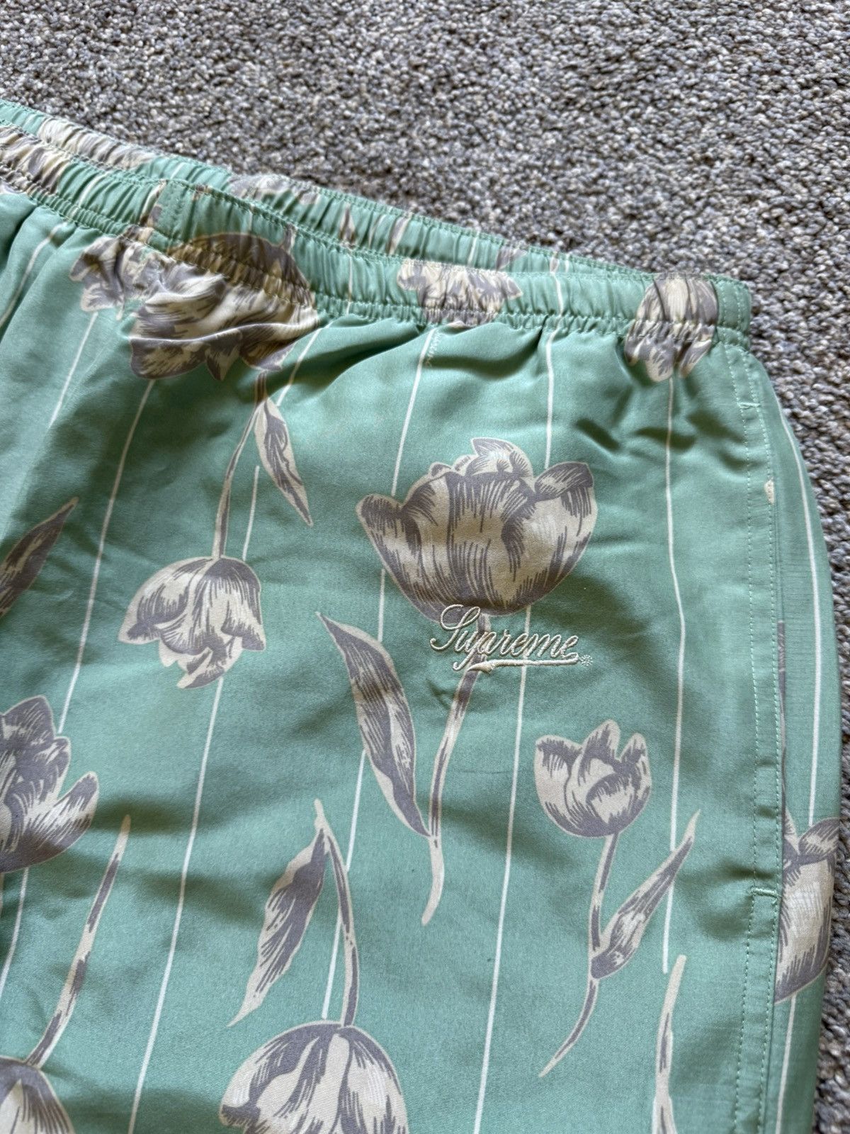 Supreme Supreme Floral Silk Track Pants Size US 34 / EU 50 - 2 Thumbnail