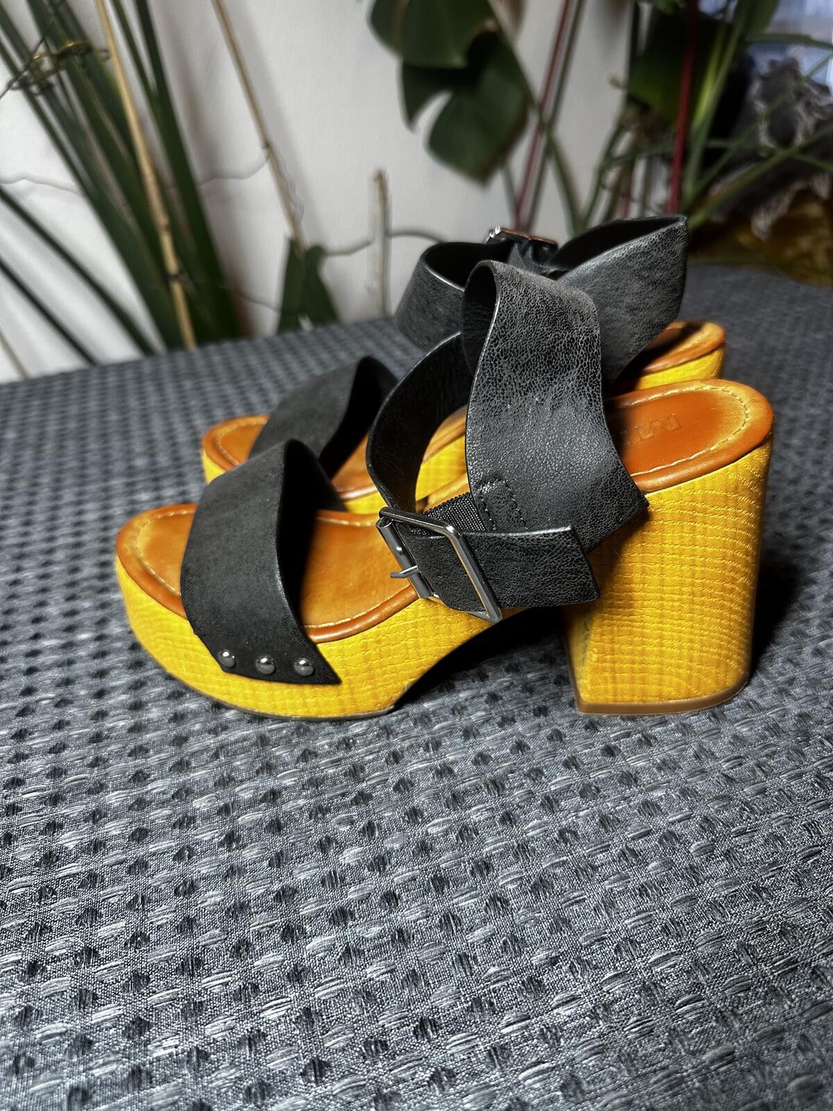 Unknown London Black and Yellow Platform Block Heel Sandals Size US 7.5 / IT 37.5 - 4 Thumbnail