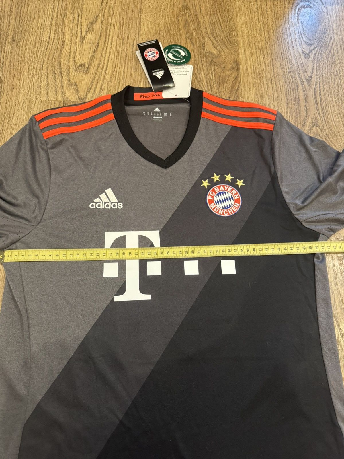 Adidas BAYERN MUNICH 2016 2017 AWAY FOOTBALL SHIRT ADIDAS SIZE M Size US M / EU 48-50 / 2 - 3 Thumbnail