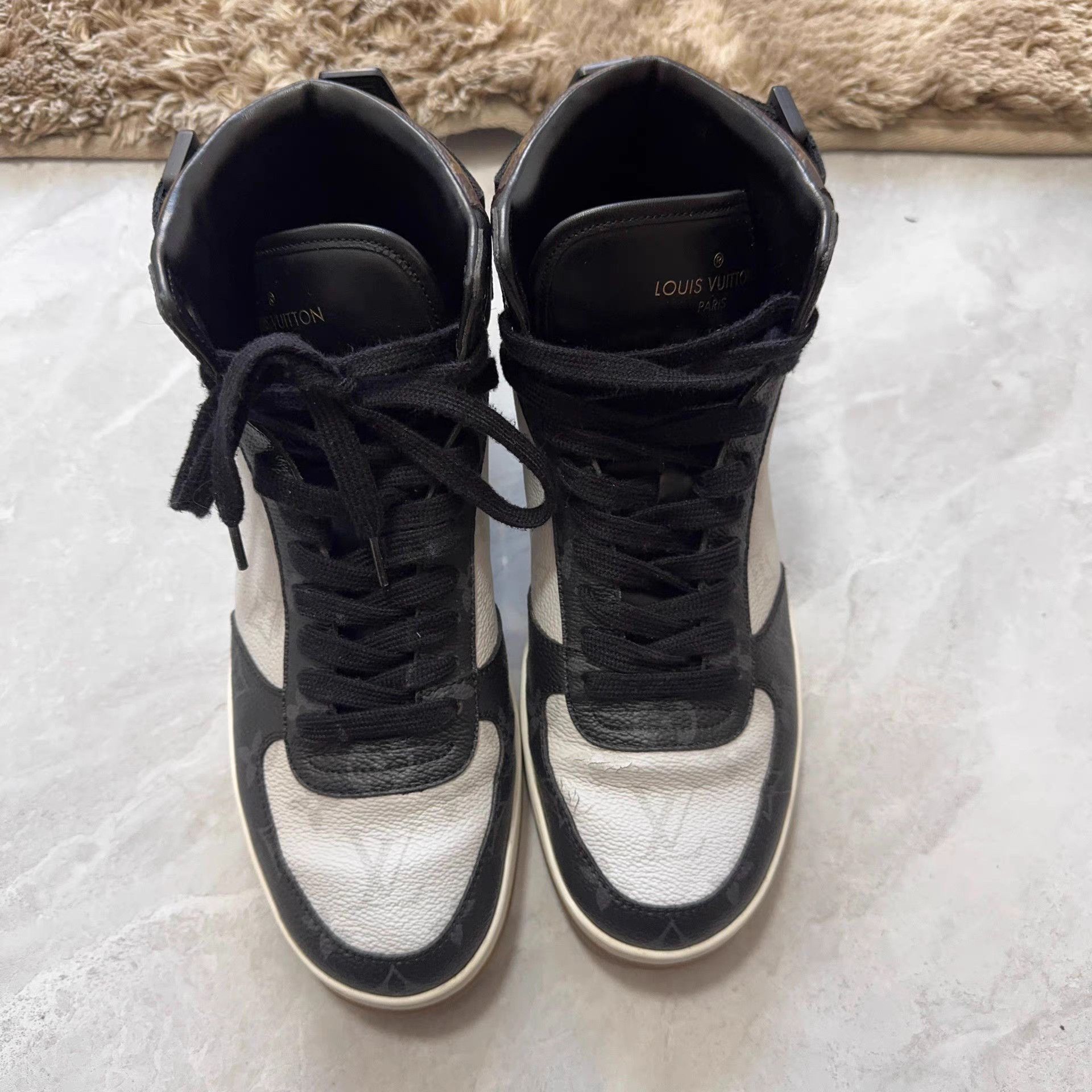 Louis Vuitton Louis Vuitton Rivoli Round Toe High-Tops K13 Size US 5 / EU 37 - 1 Thumbnail