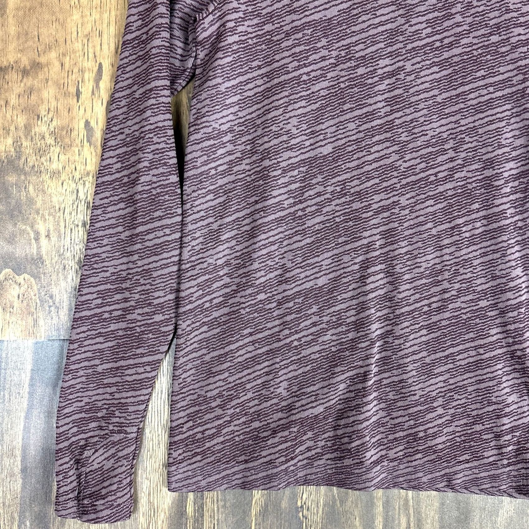 Athleta Athleta Turtleneck Brown Flurry Seamless Long Sleeve Super Stretch Medium Womens Size M / US 6-8 / IT 42-44 - 3 Thumbnail