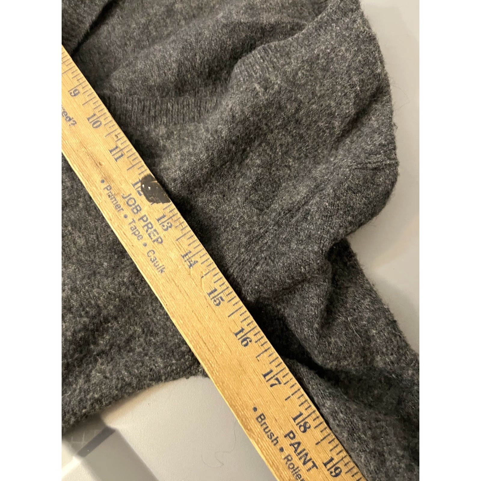 J.Crew J.Crew V-Neck Front-Pocket Tunic Sweater in Supersoft Yarn Gray XS/2XS Women's Knit Pockets Vintage? Wait—no N/A. Size XXS / US 00 / IT 34 - 8 Thumbnail