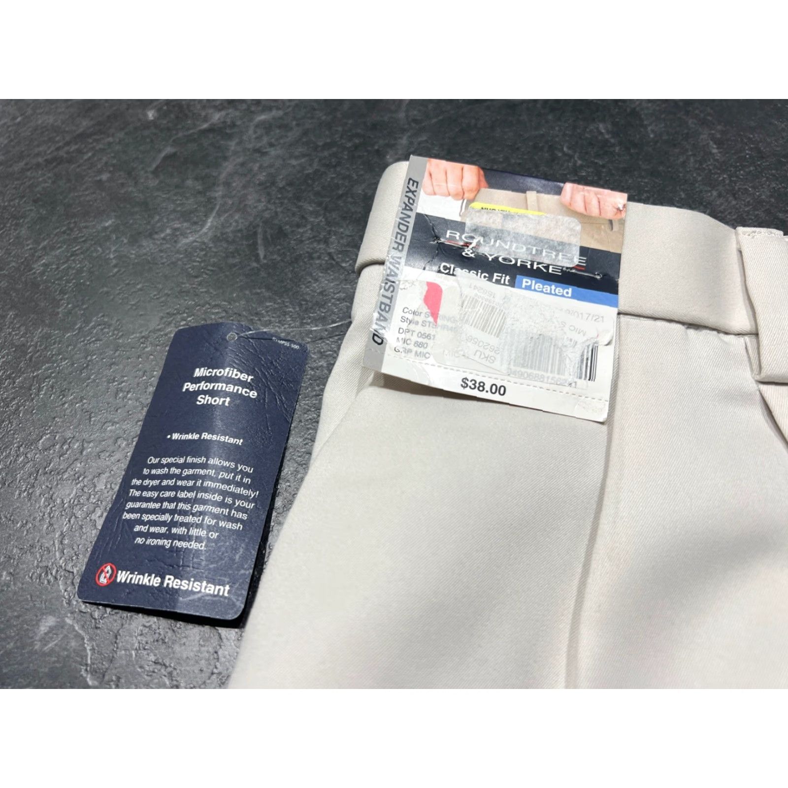 Roundtree & Yorke Roundtree & Yorke Performance Shorts – Classic Fit Pleated – Adult Size 42 – Beige – Expander Waistband – Casual Travel – Mens Size US 42 / EU 58 - 2 Thumbnail