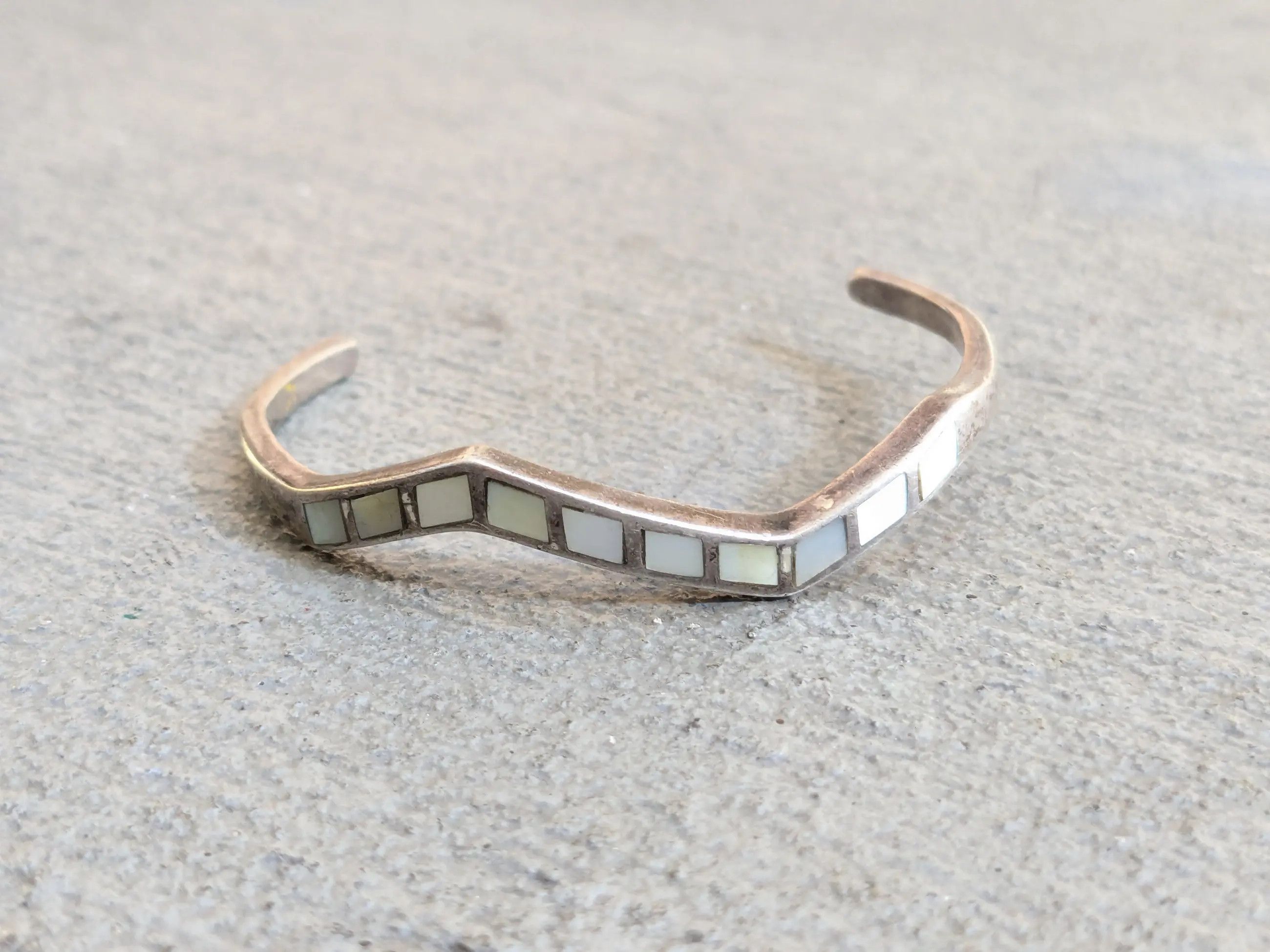 Jewelry Vintage Sterling Silver Bracelet Mother or Pearl MOP Cuff Size ONE SIZE - 2 Thumbnail