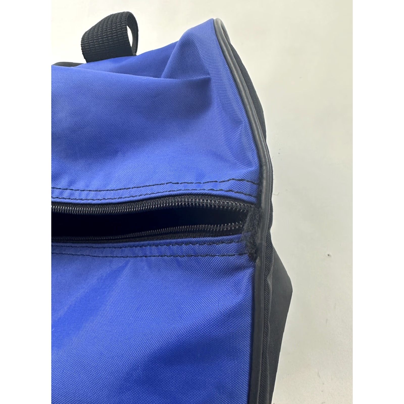 Nike VINTAGE Nike Duffle Bag Black Blue Gym Equipment Size ONE SIZE - 5 Thumbnail