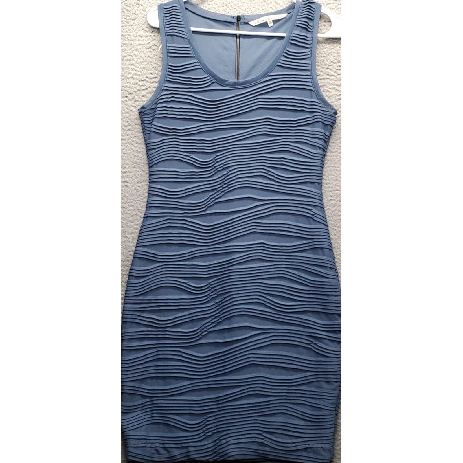 Vintage Rachel Roy Bodycon Dress Womens M Blue Lined Pintuck Stretch Scoop Neck Back Zip Dress Size M / US 6-8 / IT 42-44 - 2 Thumbnail