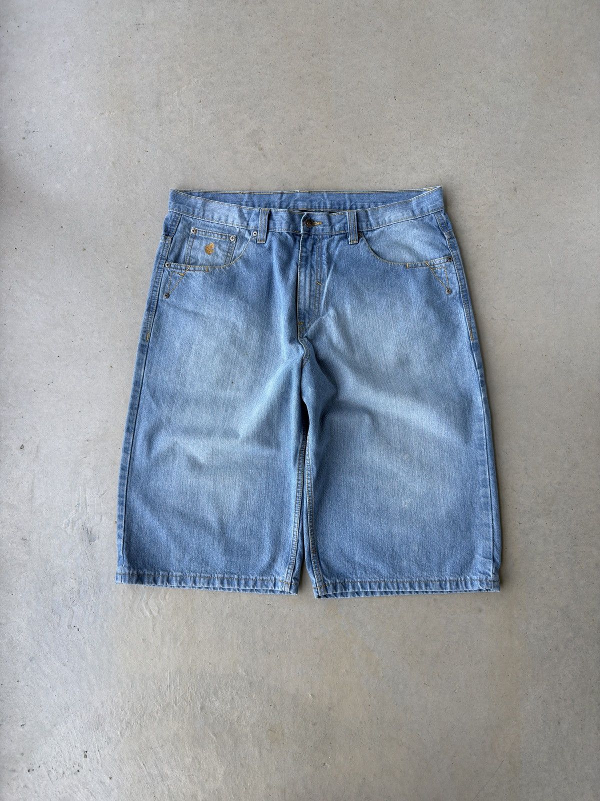 Vintage Vintage Rocawear Light Wash Baggy Denim Jean Shorts Size US 38 / EU 54 - 2 Thumbnail