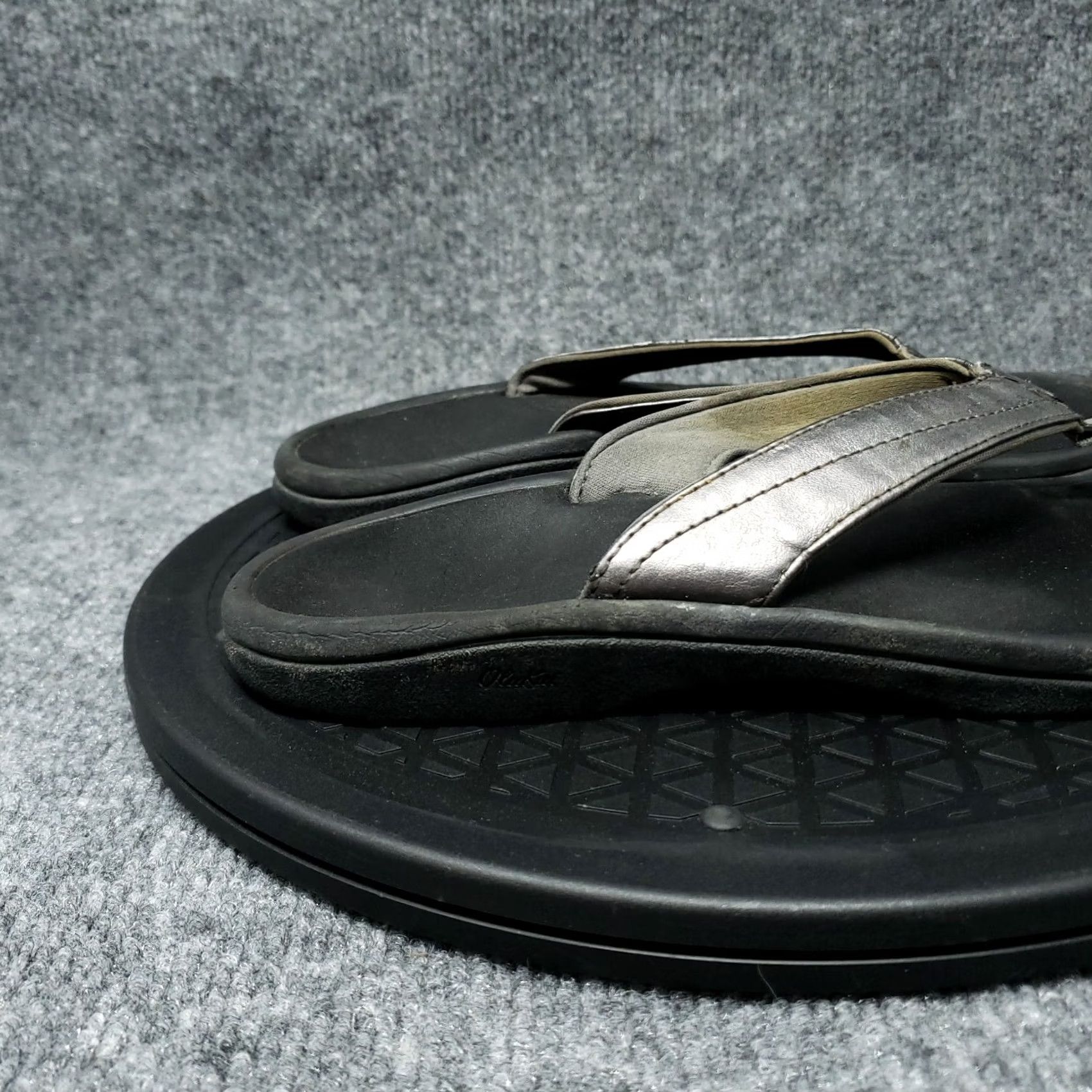 Olukai OluKai Ohana W Black Silver Flip Flops 20110-7348 US W8 EUR 48 Outsole Size US 8 / EU 41 - 3 Thumbnail