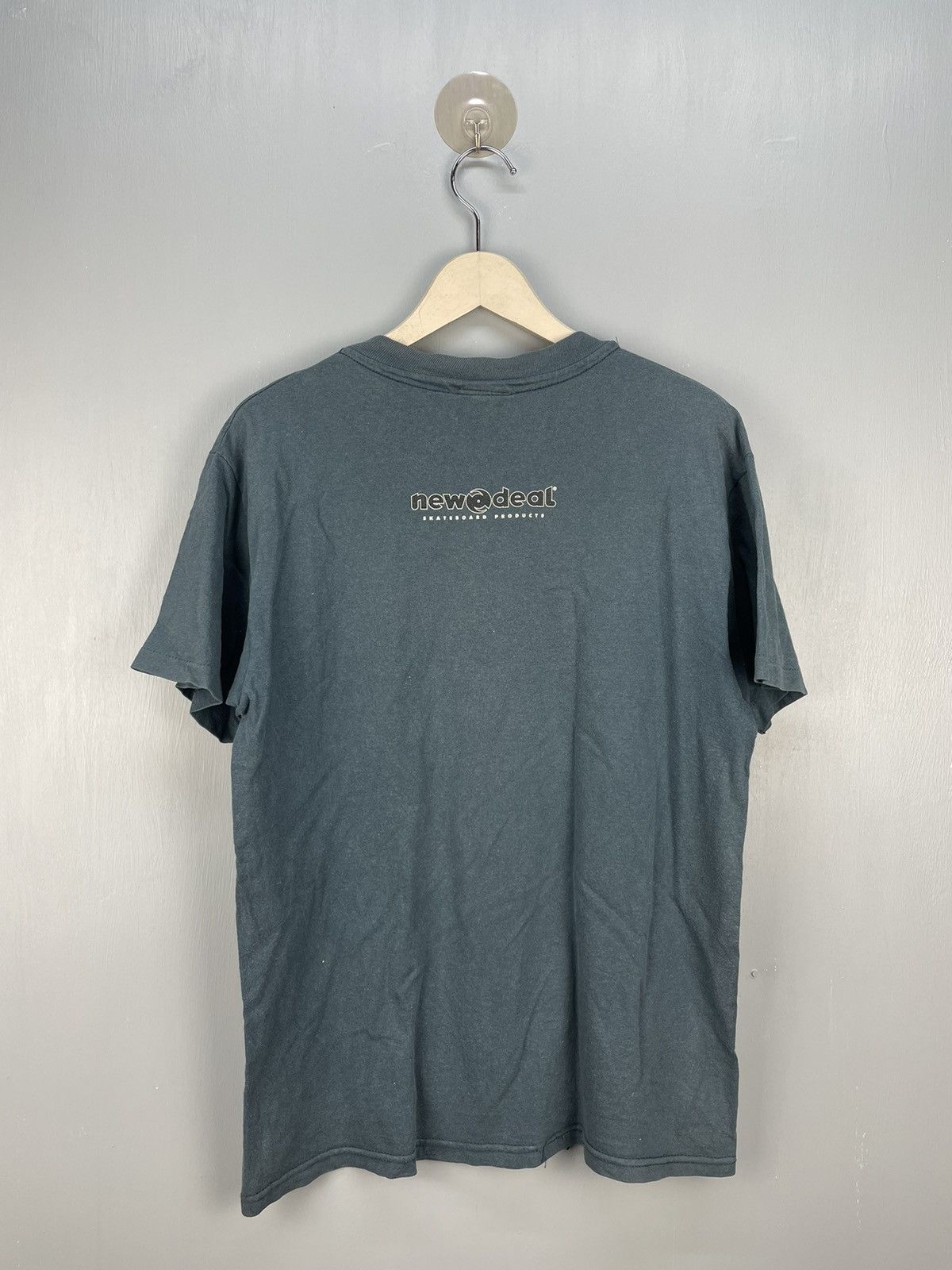 Vintage Vintage 90s New Deal Skateboard Product t shirt Size US M / EU 48-50 / 2 - 2 Thumbnail