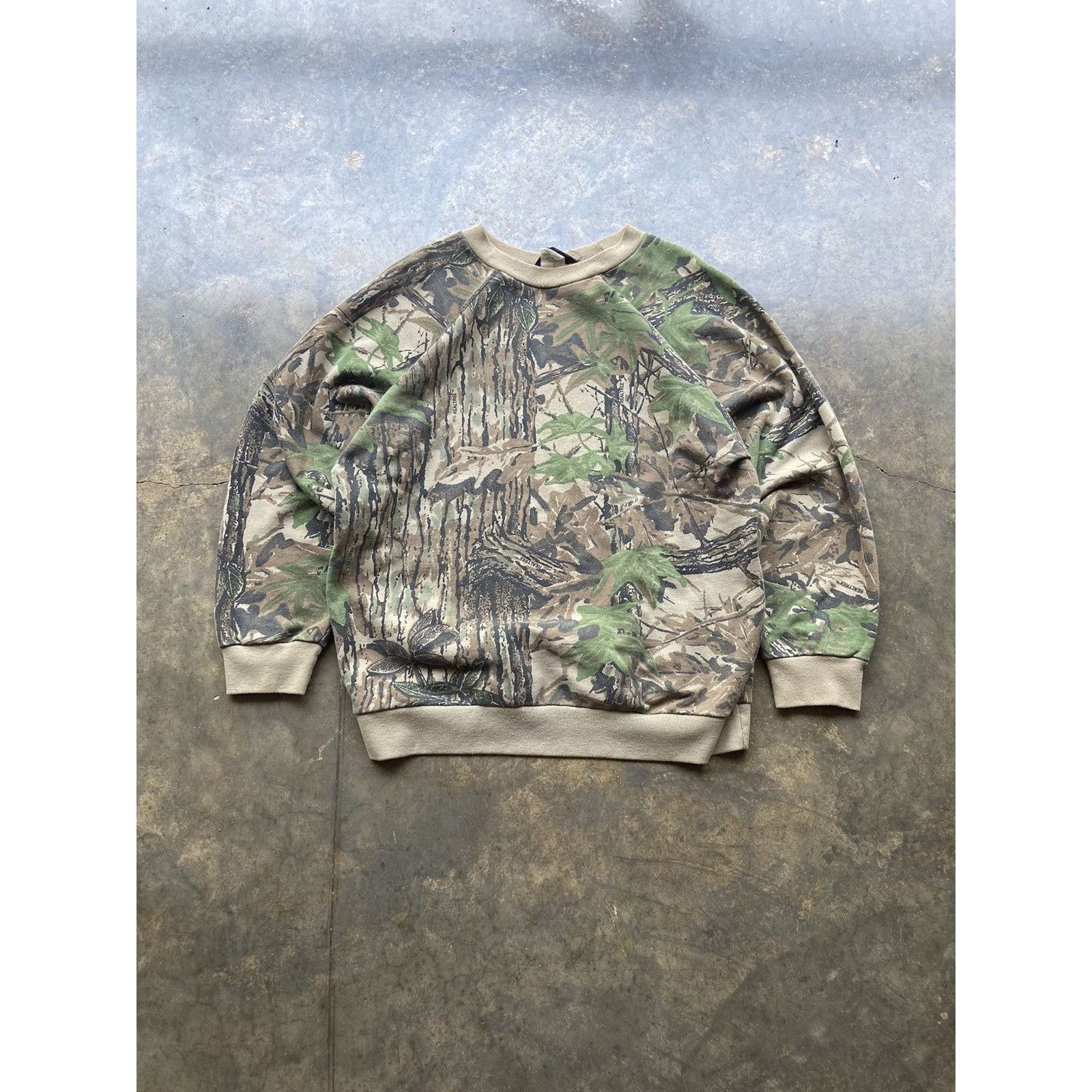 Carhartt Crazy Vintage 90’s Rare Realtree Camo Sweatshirt XL Size US XL / EU 56 / 4 - 1 Thumbnail