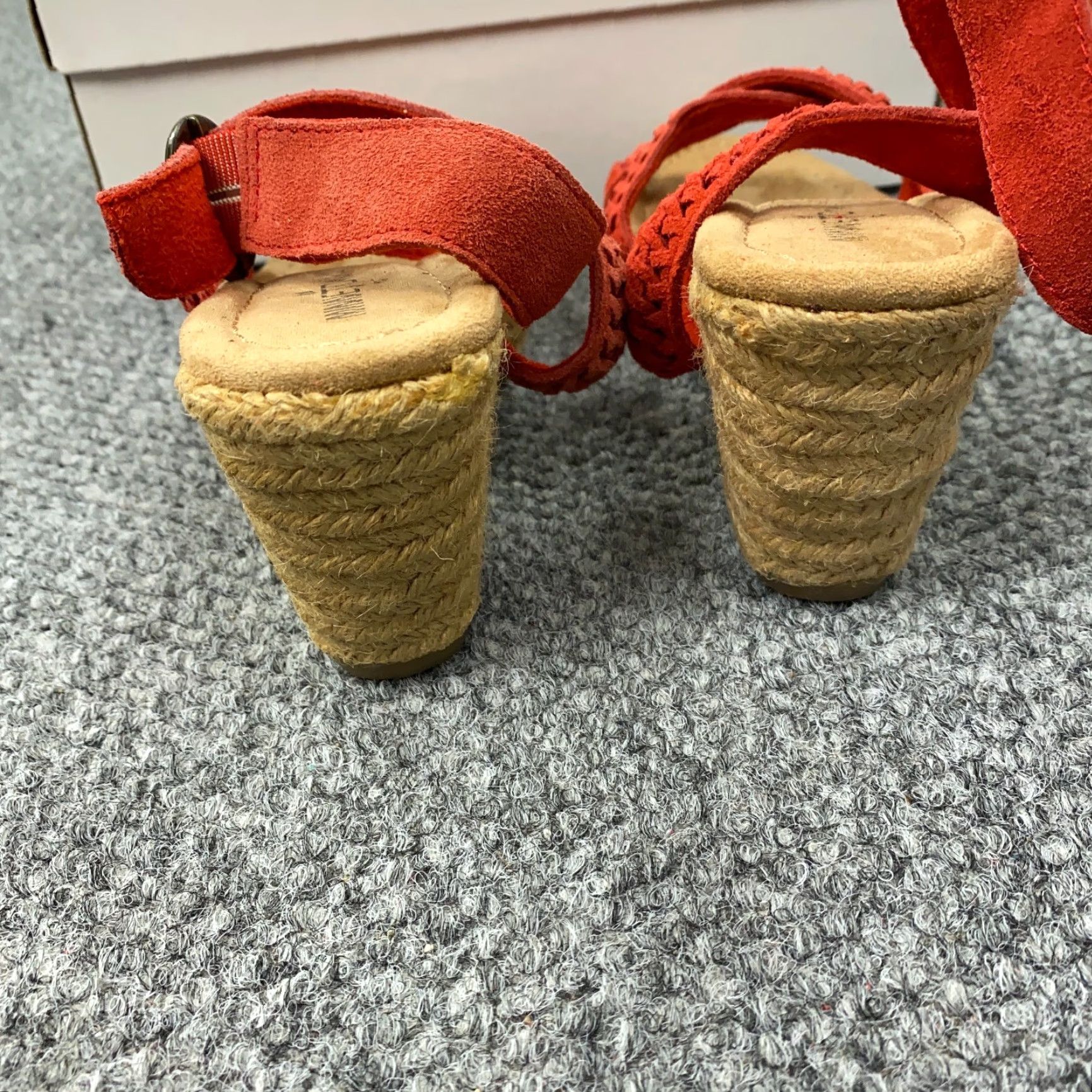 Minnetonka VINTAGE Minnetonka Women’s Sandals Size 6 Leather Wedge Open Toe Poppy Red Strappy Size US 6 / IT 36 - 5 Thumbnail