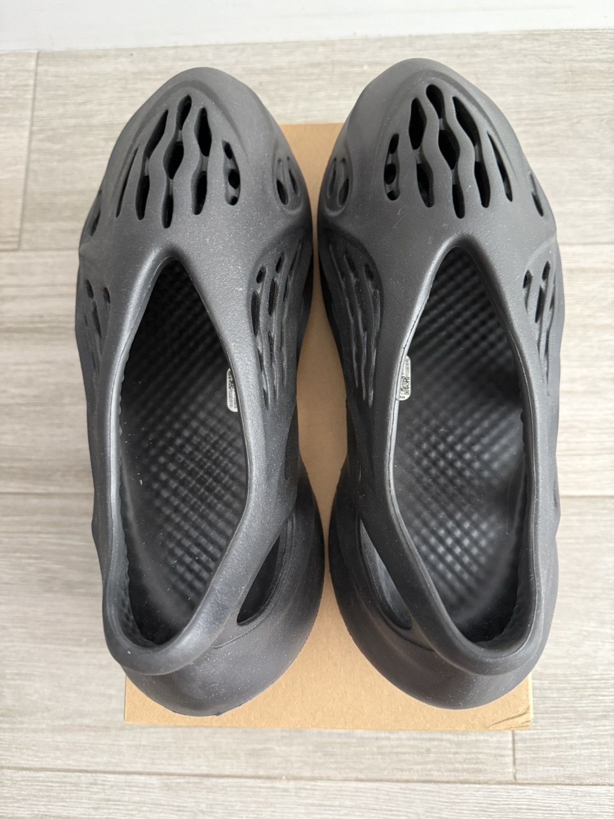 Adidas ADIDAS Yeezy Foam Runner RNR RNNR Onyx HP8739 Size 12 Used Size US 12 / EU 45 - 6 Thumbnail