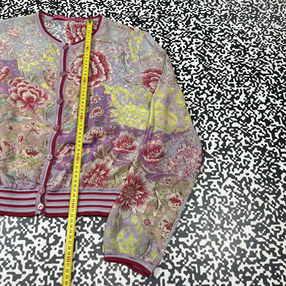 Emanuel Ungaro Vintage Y2K Emanuel Ungaro Paris Silk Floral Luxury Cardigan Size M / US 6-8 / IT 42-44 - 16 Thumbnail