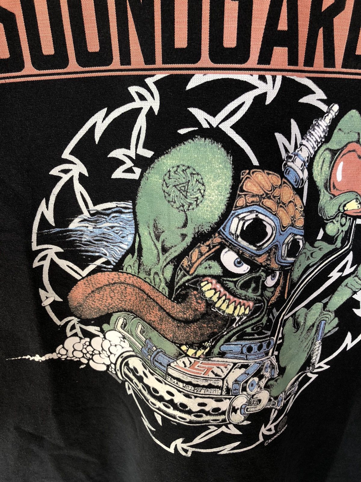 Band Tees Thrashed Vintage Badmotorfinger Fingaz4Life Sun Faded Tee Size US L / EU 52-54 / 3 - 7 Thumbnail