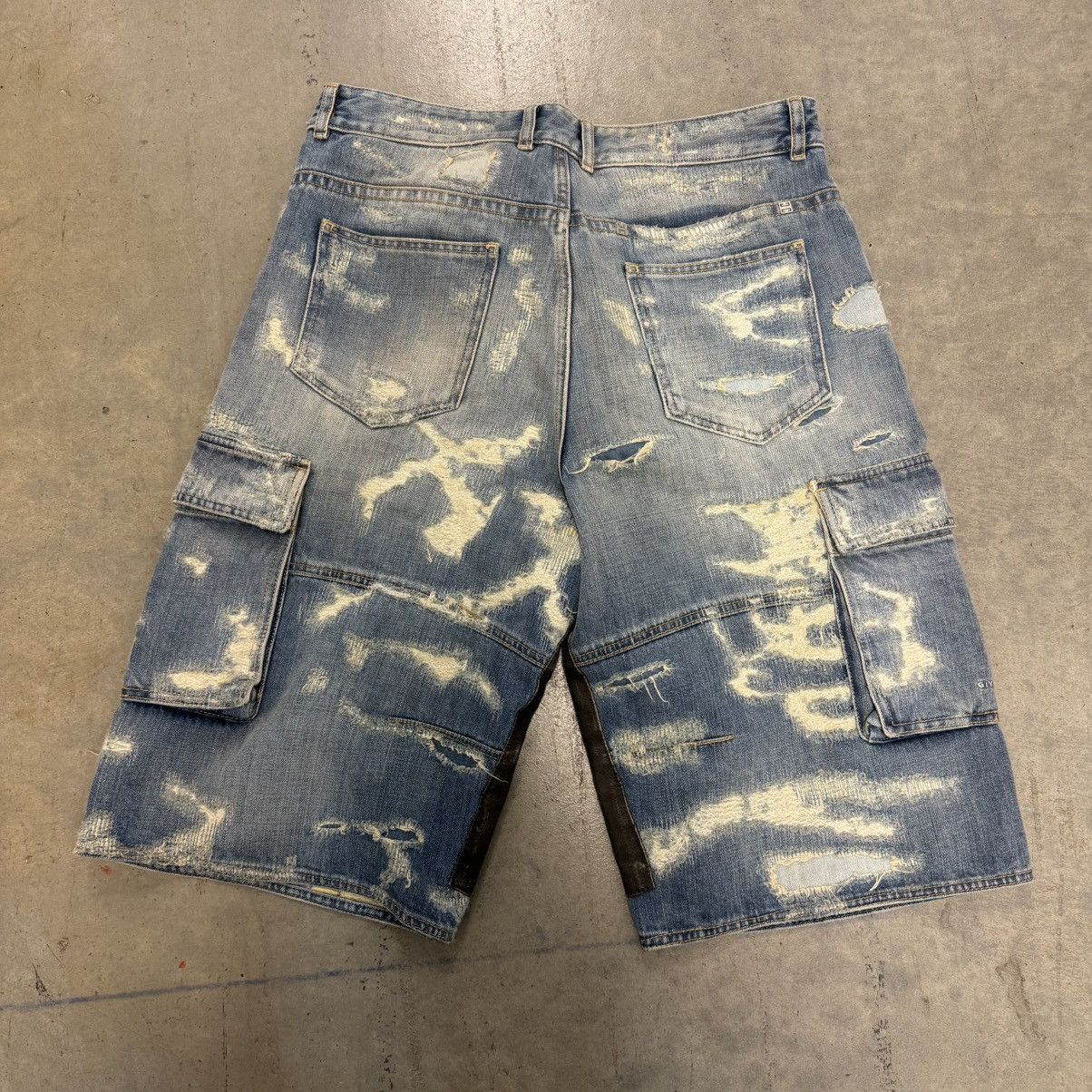 Givenchy Givenchy Moleskin-Trimmed Distressed Denim Cargo Shorts Size US 32 / EU 48 - 8 Thumbnail