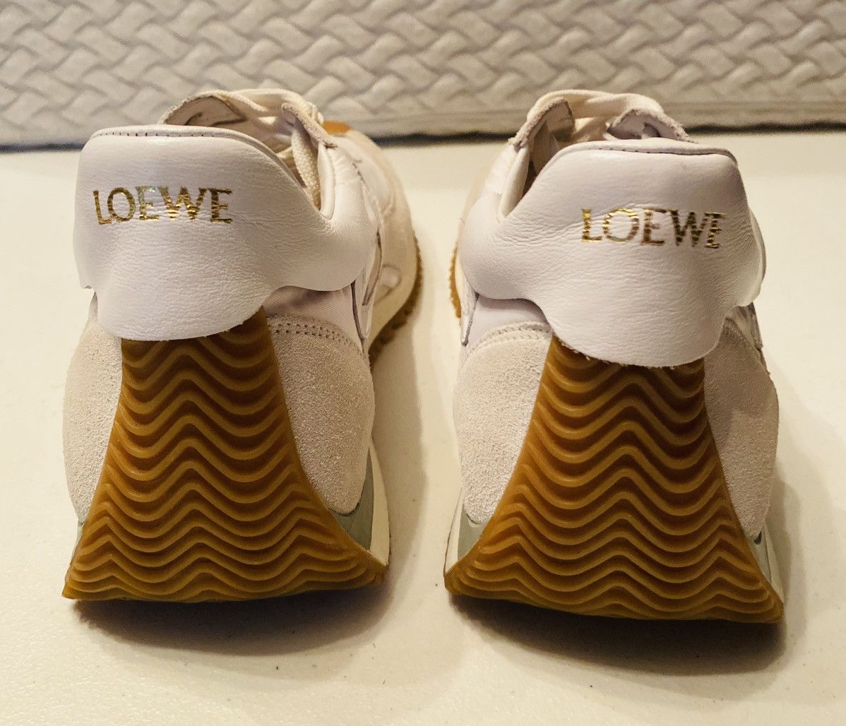 Loewe Loewe 🇮🇹 Flow Retro Runner Sneakers White Techno Suede 9 US Size US 9 / IT 39 - 2 Thumbnail