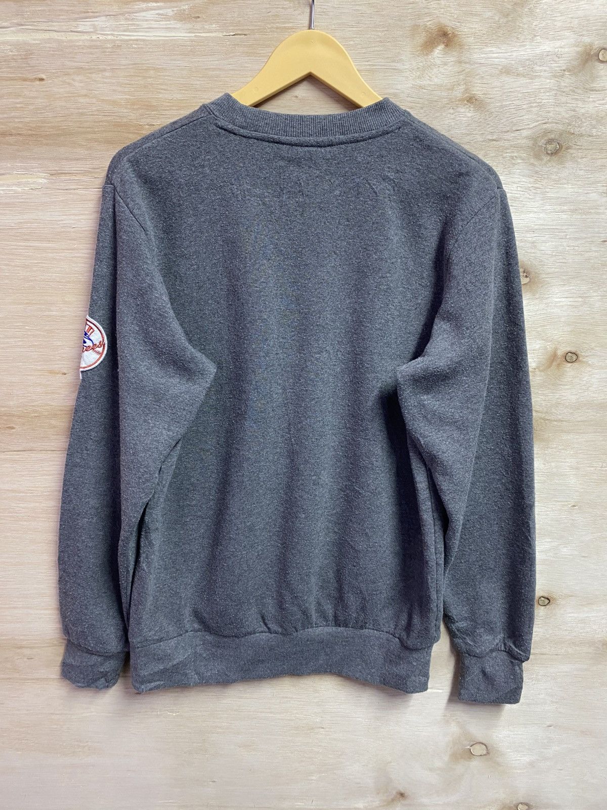 New York Yankees New York Yankees sweatshirt in blue and gray. Size US L / EU 52-54 / 3 - 7 Thumbnail