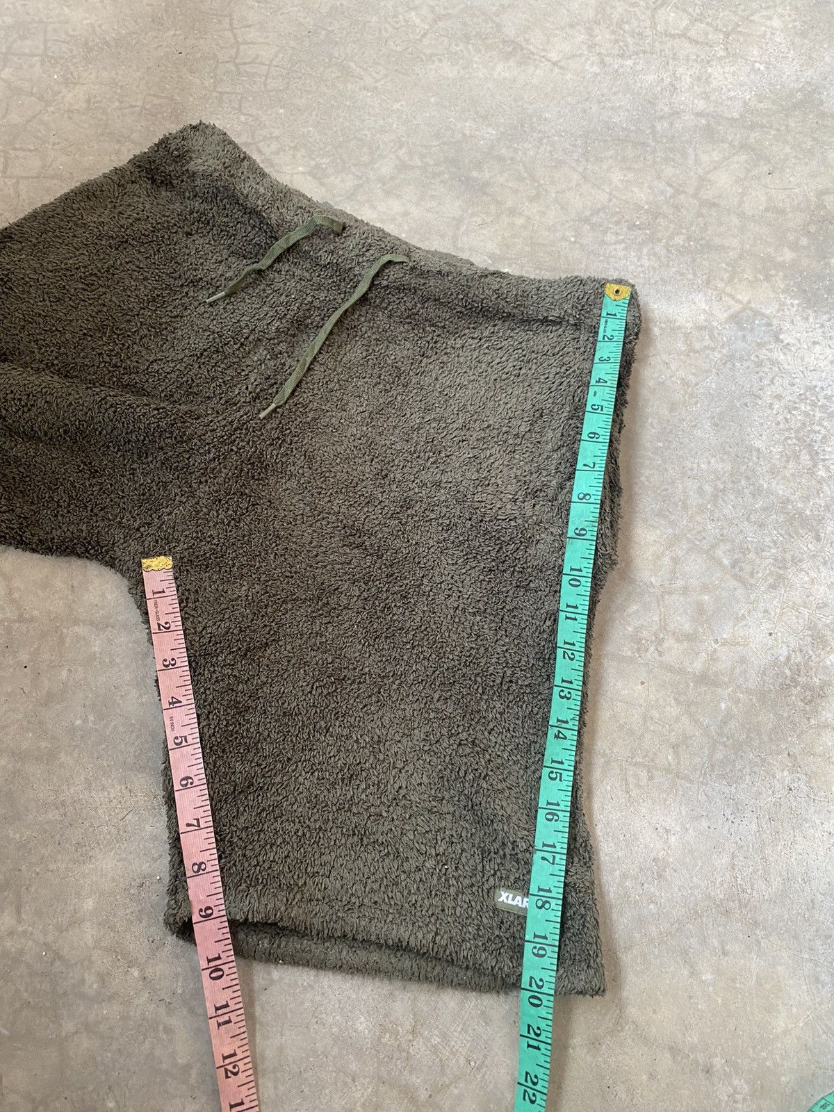 X-LARGE MEN LARGE SWEATSHORT PANTS