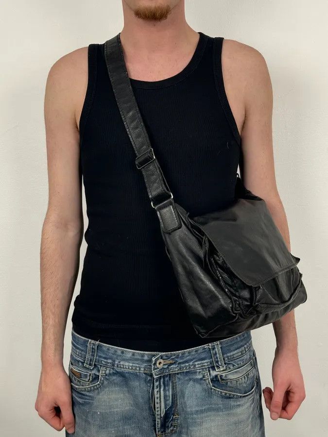 Miu Miu 1990s Miu Miu Black Minimalist Leather Messenger Bag Size ONE SIZE - 3 Thumbnail