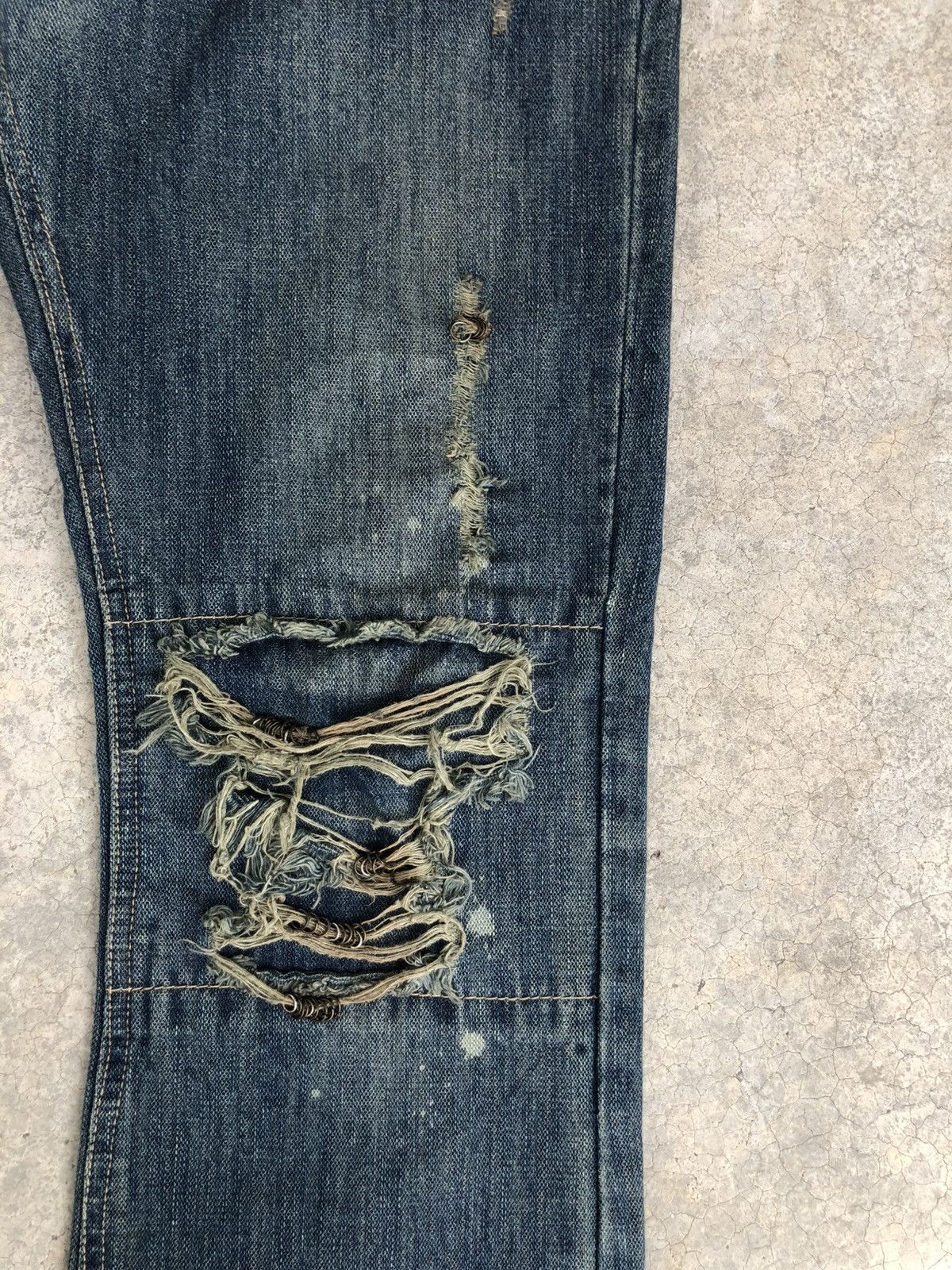 Who Decides War Gumu Flared Bootcut Jeans Distressed Jeans Size US 31 - 15 Thumbnail