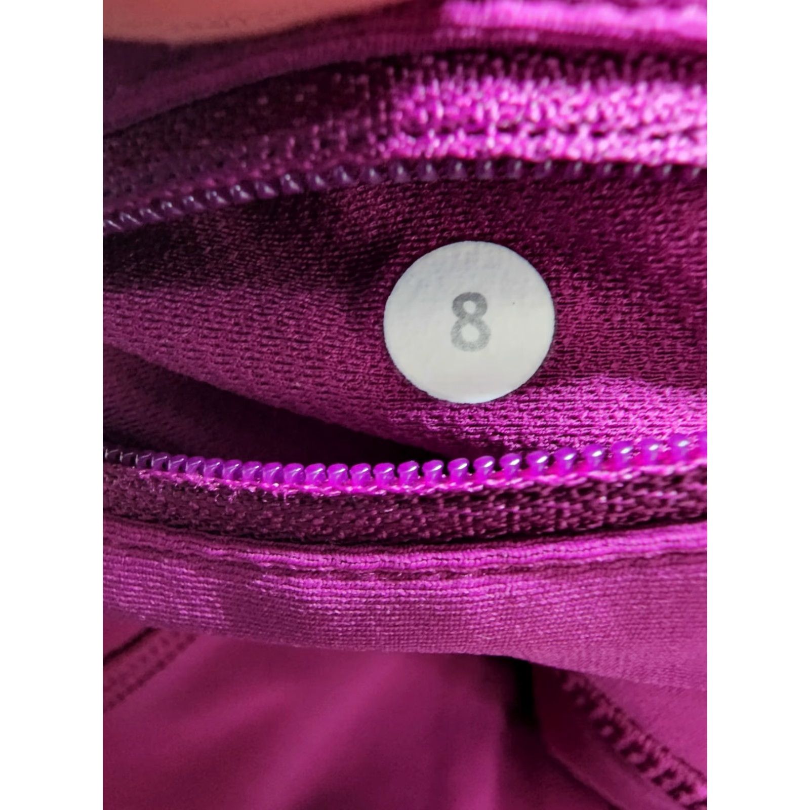 Lululemon Lululemon Purple Cropped Leggings Reflective Dots Zip Pocket Size 8 Womens Yoga Gym Running CROP Size 27" / US 4 / IT 40 - 5 Thumbnail