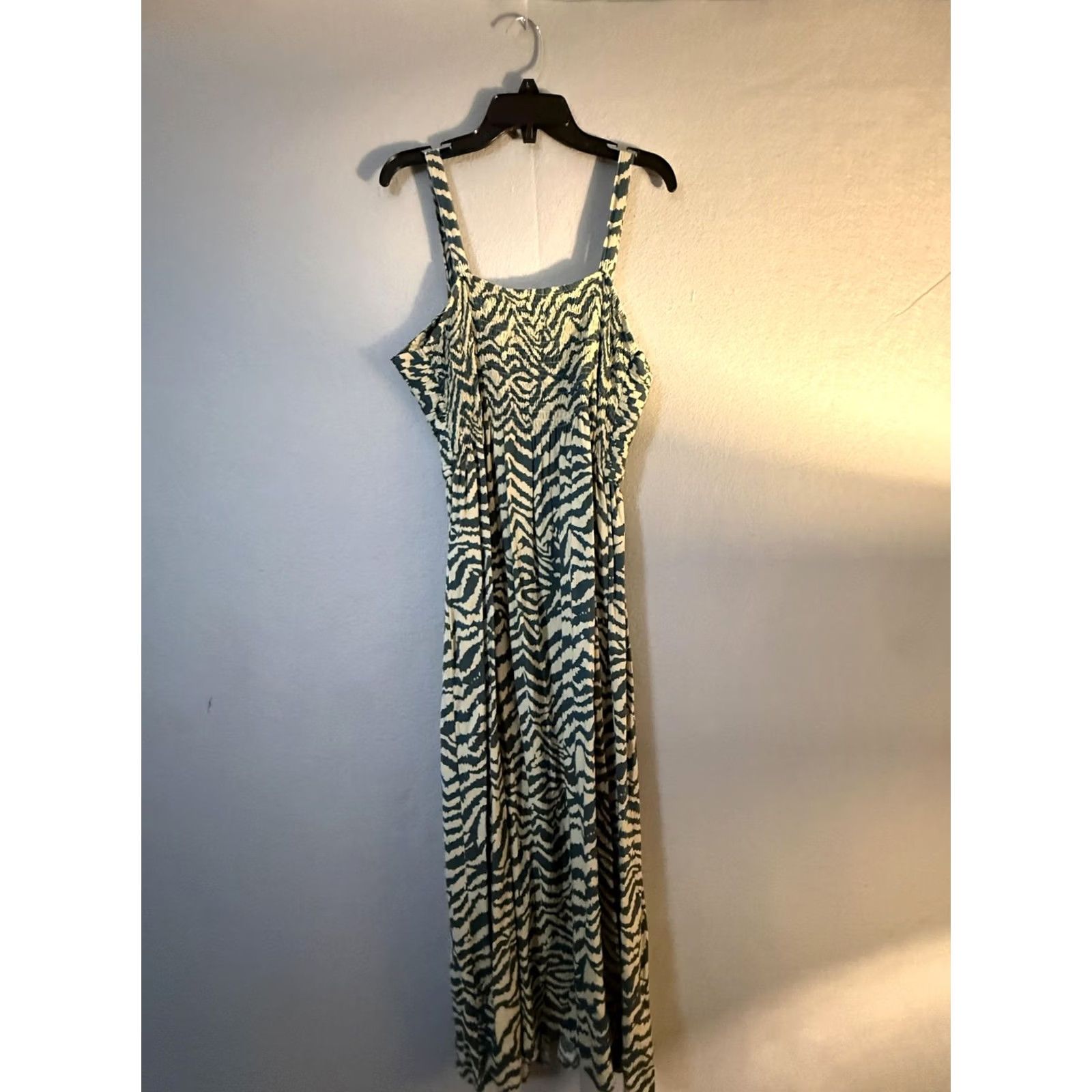 Soft Surroundings Soft Surroundings Dress Womens Large Green Animal Print Smocked Maxi Sundress Size L / US 10 / IT 46 - 2 Thumbnail