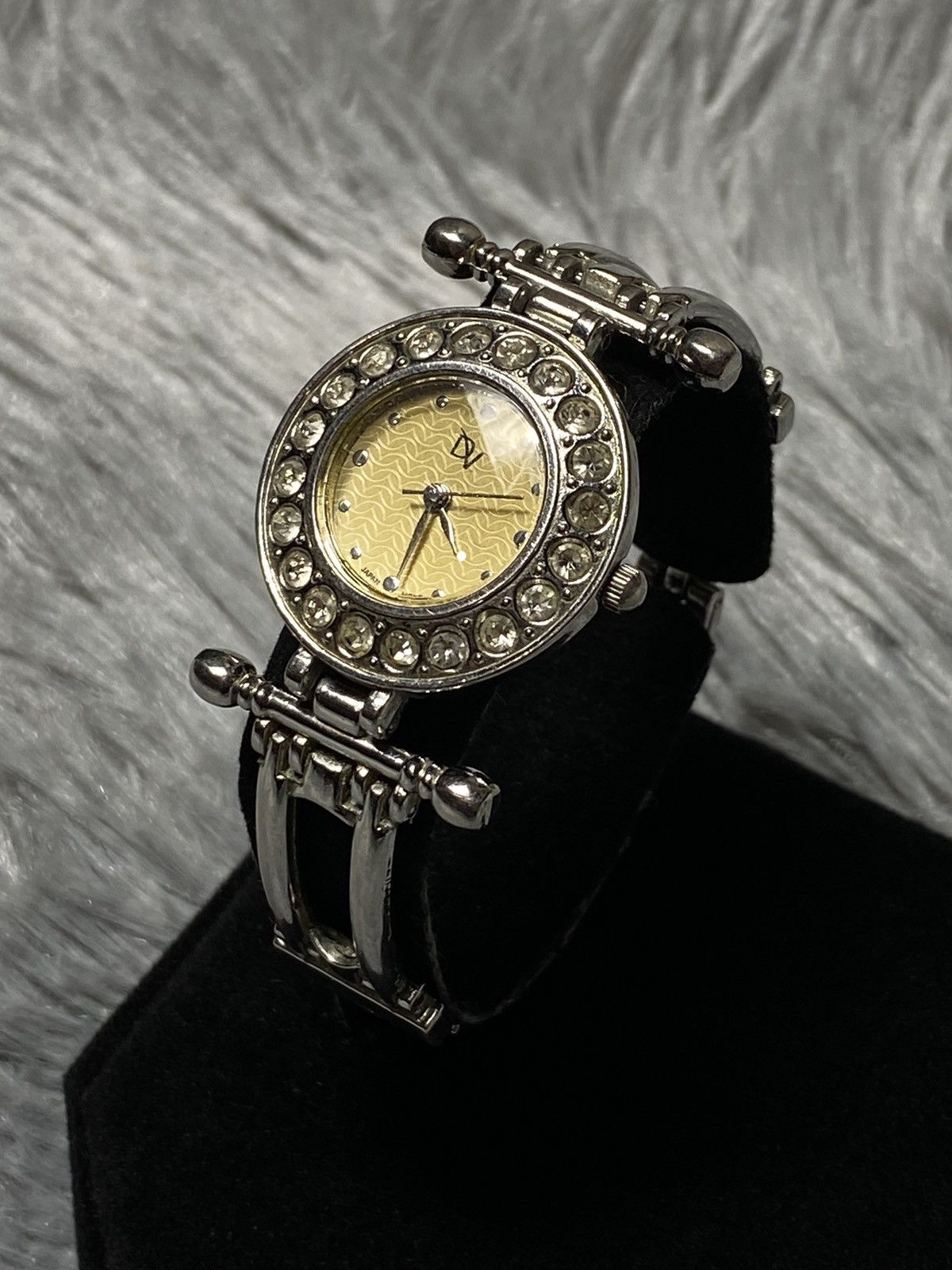 Jewelry Elegant Vintage Japan Quartz Watch | Japanese Brand Size ONE SIZE - 2 Thumbnail