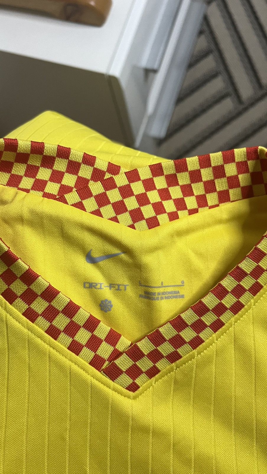 Nike 2021-2022 Liverpool rare third kit Nike yellow jersey Size US L / EU 52-54 / 3 - 5 Thumbnail