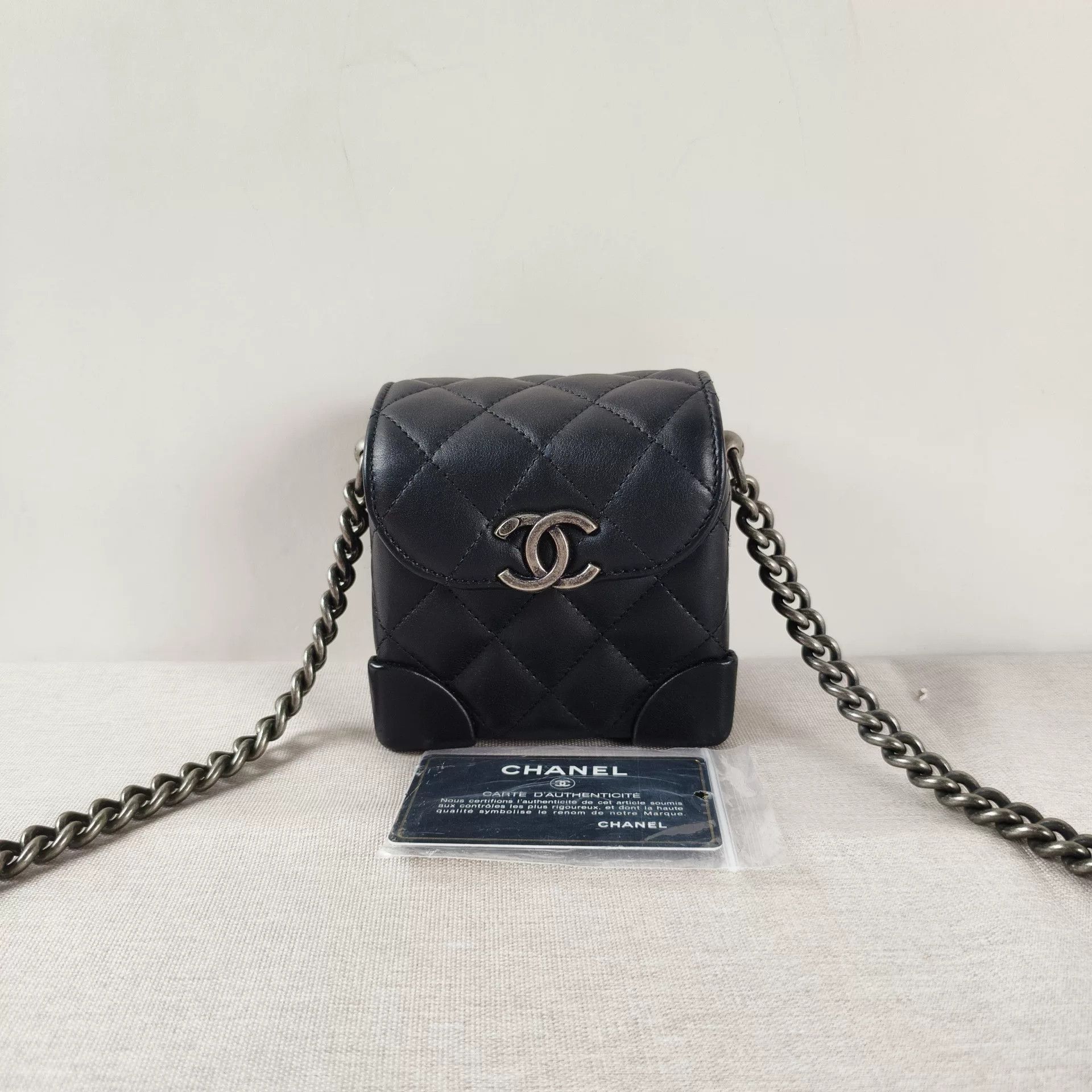 Chanel Pre-loved Bag Very good condition Size ONE SIZE - 1 Thumbnail