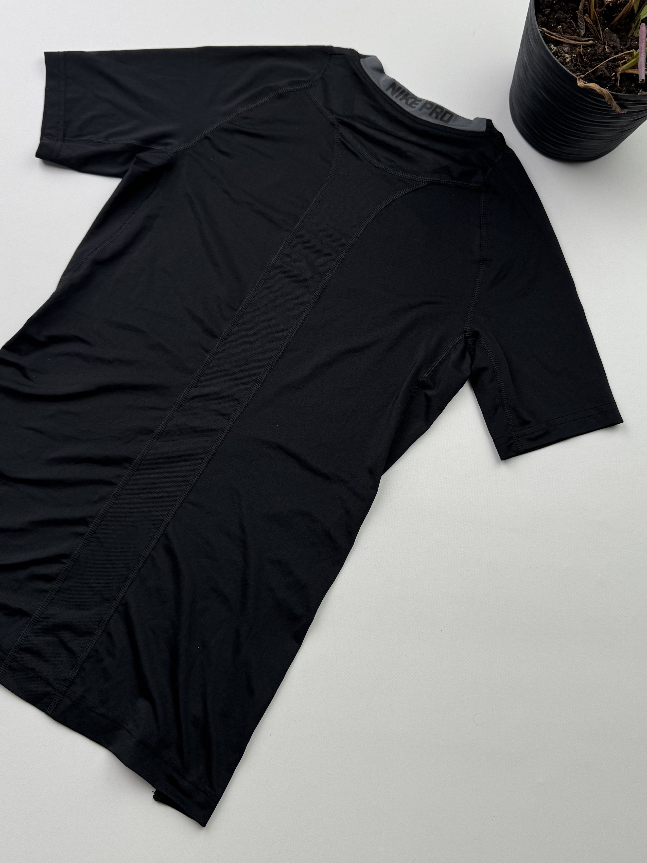 Nike Nike Pro T-Shirt (145) Size US S / EU 44-46 / 1 - 11 Thumbnail