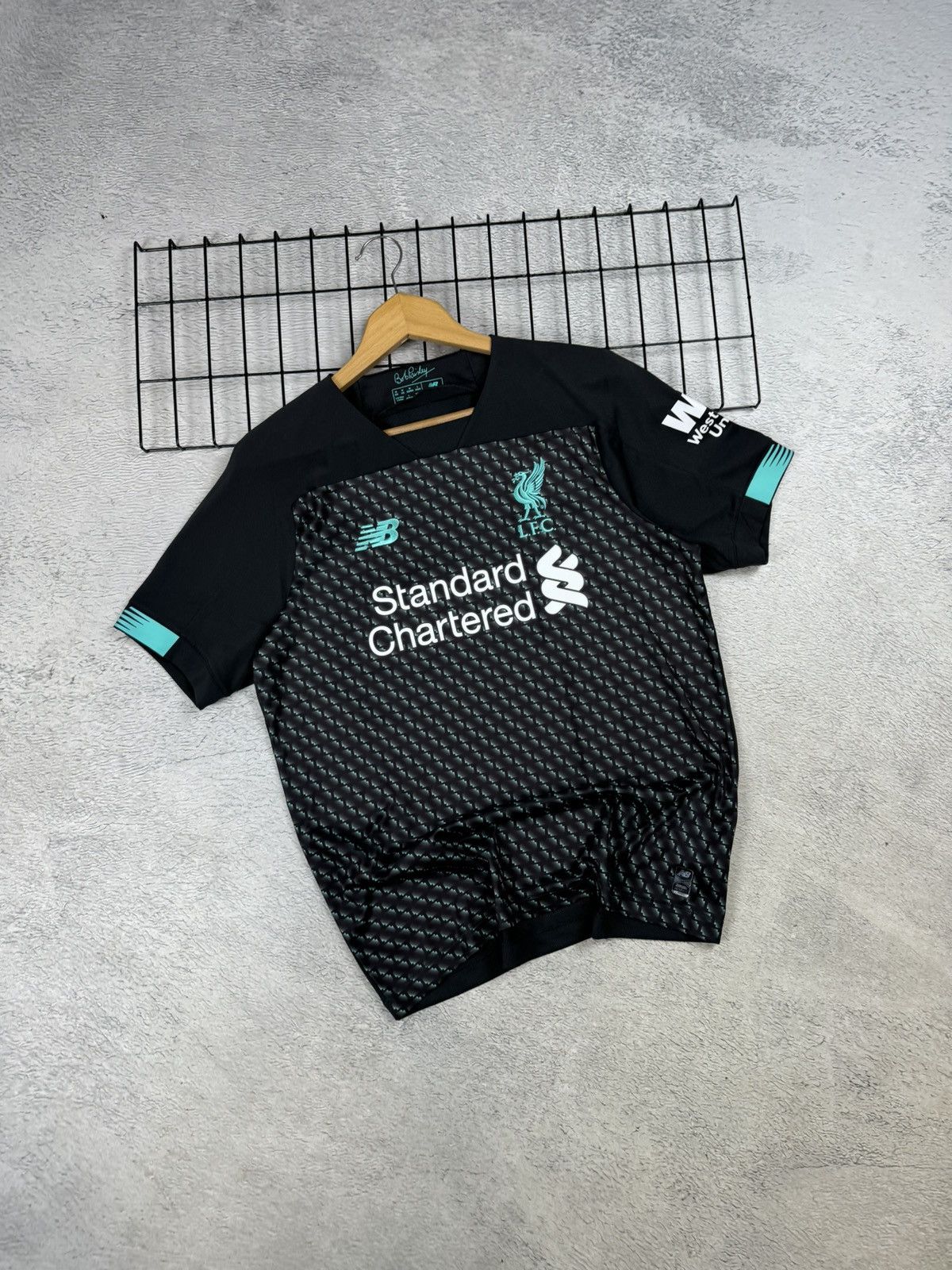 New Balance × Vintage Vintage Liverpool 2019/20 Third New Balance Jersey Blokcore Size US M / EU 48-50 / 2 - 1 Thumbnail