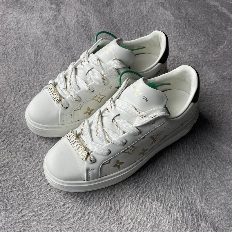 Louis Vuitton Louis Vuitton Low-Top Fashion Sneakers for Women 0079 Size US 6 / IT 36 - 1 Thumbnail