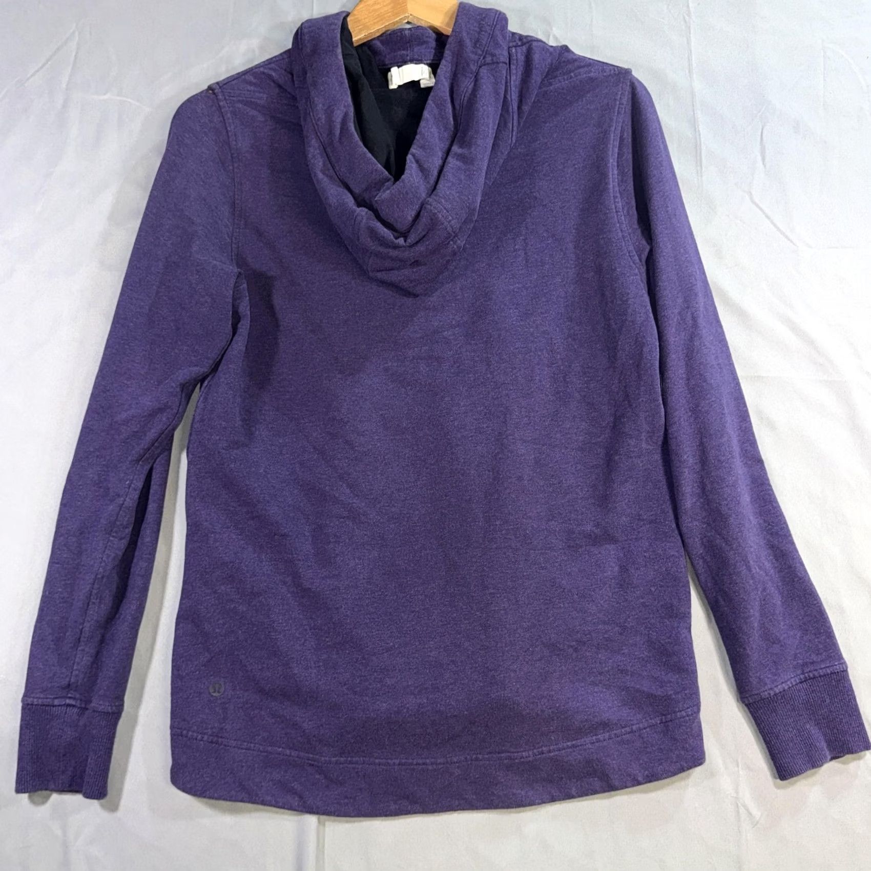 Lululemon Lululemon Hoodie Womens 6 Purple Pullover Long Sleeve High-Low Hem Crew Neck Pocket Logo Activewear, Casual, Travel Women’s 6 Purple Hoodie Sweatshirt Size M / US 6-8 / IT 42-44 - 2 Thumbnail