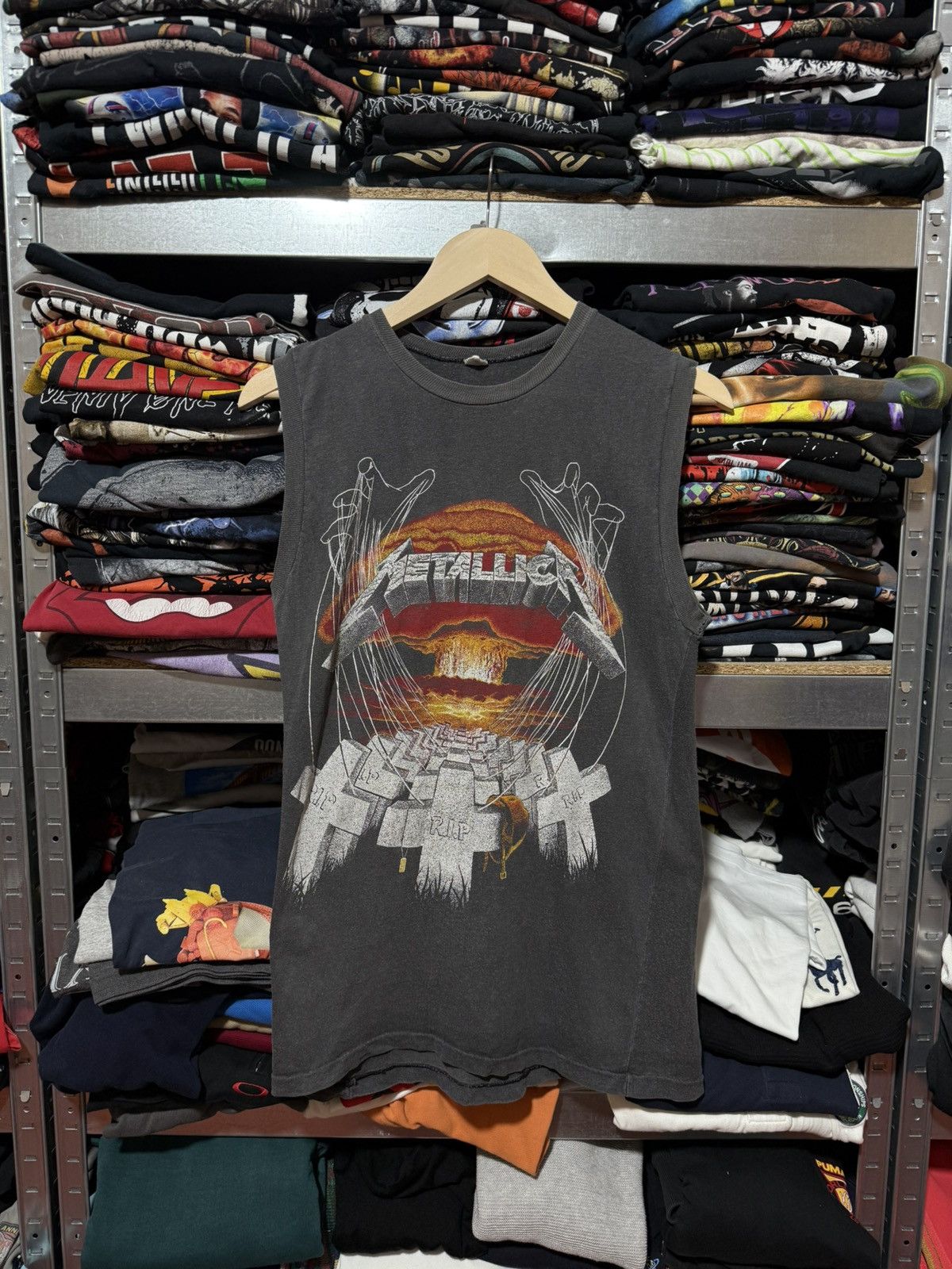 Vintage Vintage 1980’s Metallica Master Of Puppets Sleveless T-Shirt Size US S / EU 44-46 / 1 - 1 Thumbnail