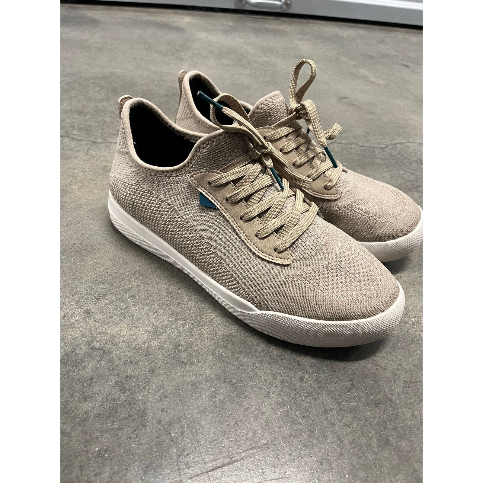 Vessi Vessi Weekend Womens Waterproof Sneakers Size women 10 Size US 10 / IT 40 - 1 Thumbnail