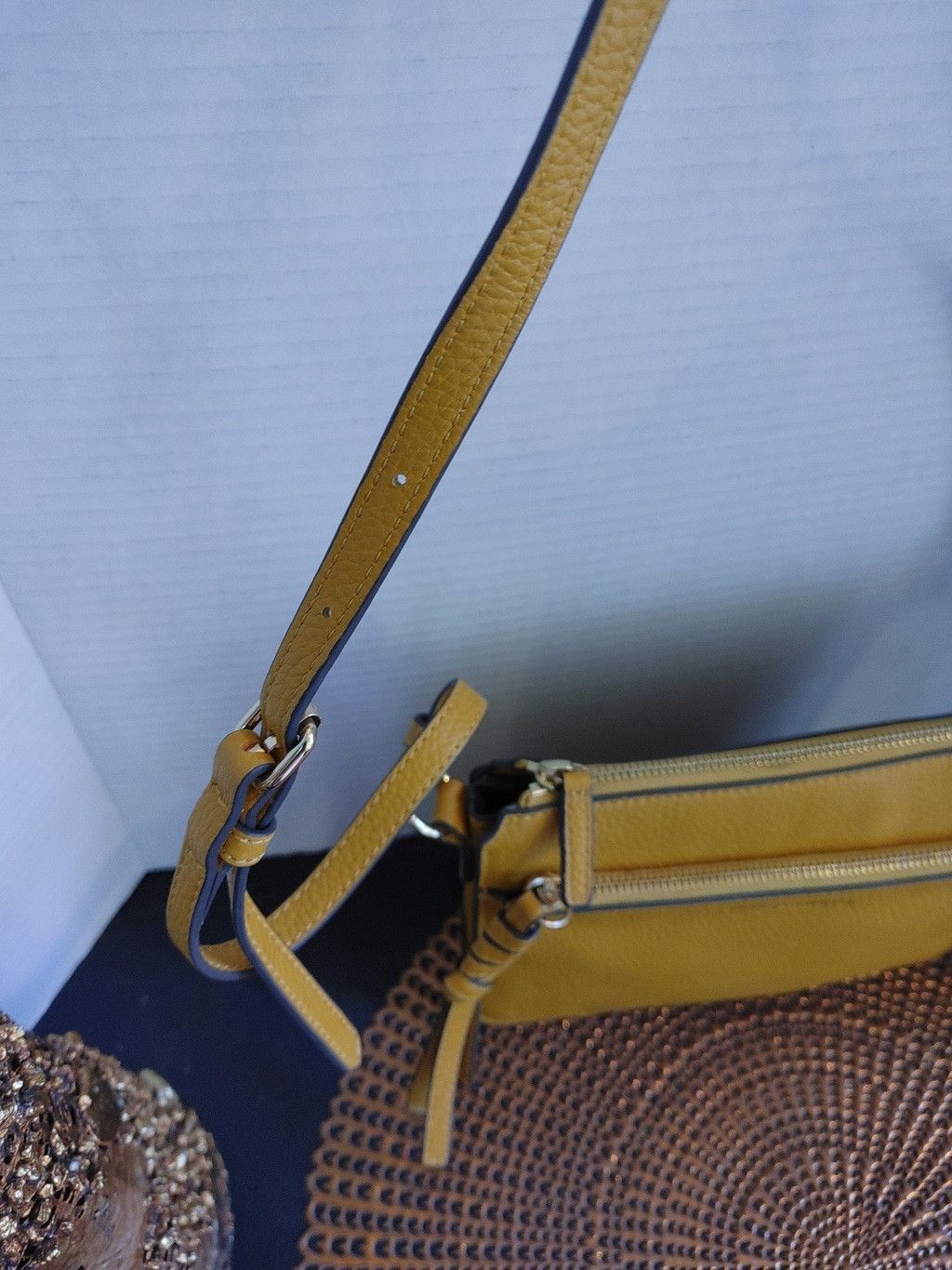 Vince Camuto Vince Camuto Small Eris Leather Crossbody Size ONE SIZE - 3 Thumbnail