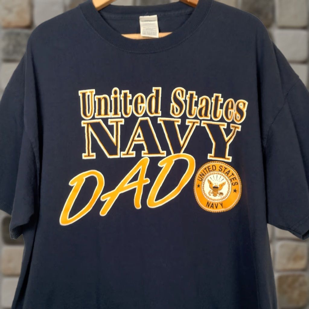 Soffe VINTAGE United States Navy Dad Shirt 2XL Blue Gold USA Military Pride American Patriot Shirt Mens Blue 2XL Navy Dad Military Patriotic Tee Size US XXL / EU 58 / 5 - 1 Thumbnail