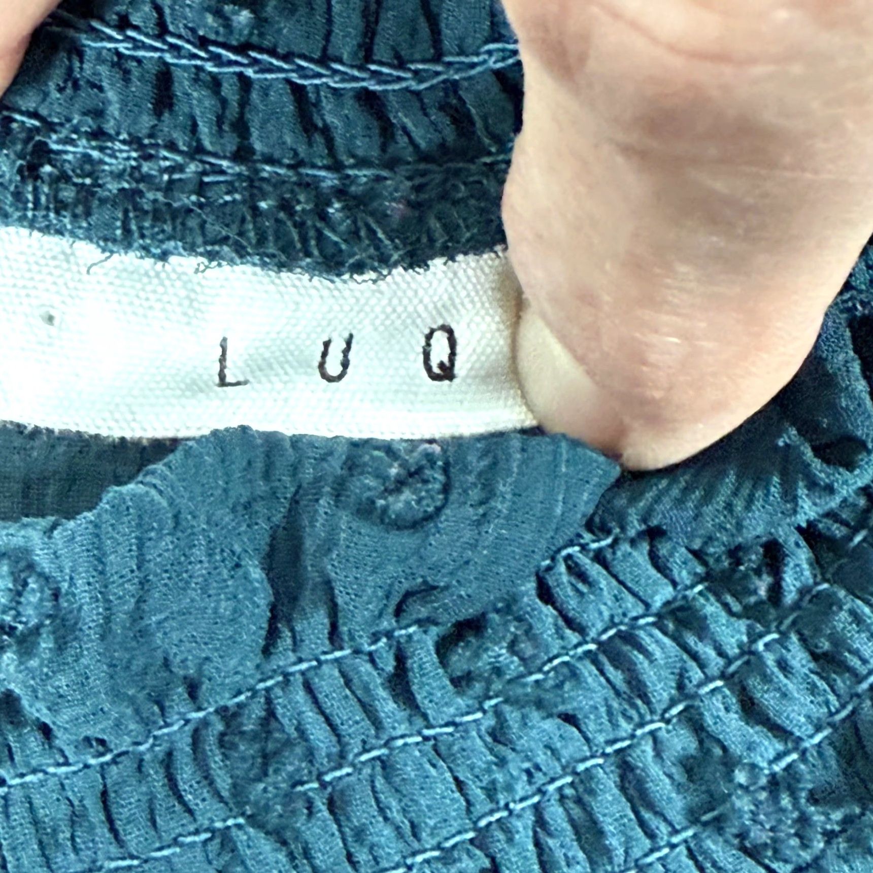 Vintage LUQ Blouse Geometric Swiss Dot Mock Neck Keyhole Back Long Puff Sleeve Smocked Ruffle Button Green Women Adult S Tunic Geometric Pattern, Teal Size S / US 4 / IT 40 - 4 Thumbnail