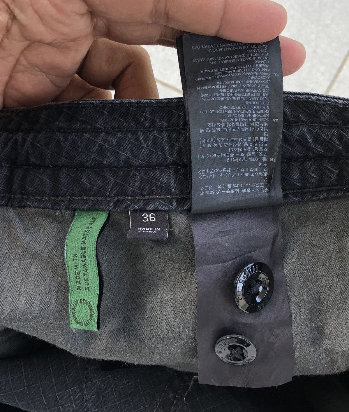 G-Star G-STAR RAW ORIGINALS Alpine Pocket Modular CARGO SHORTS Size US 36 / EU 52 - 15 Thumbnail