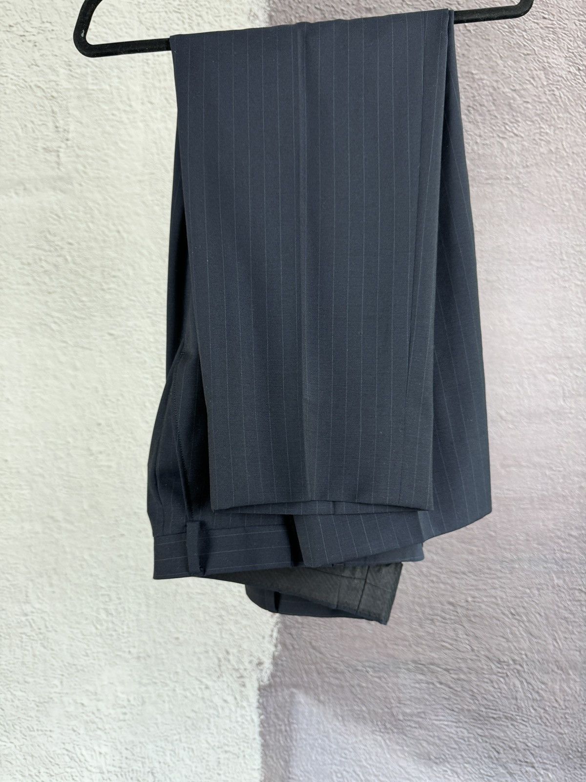 Gieves & Hawkes Gieves & Hawkes Saville Row navy striped wool suit 2 button Size 46R - 19 Thumbnail