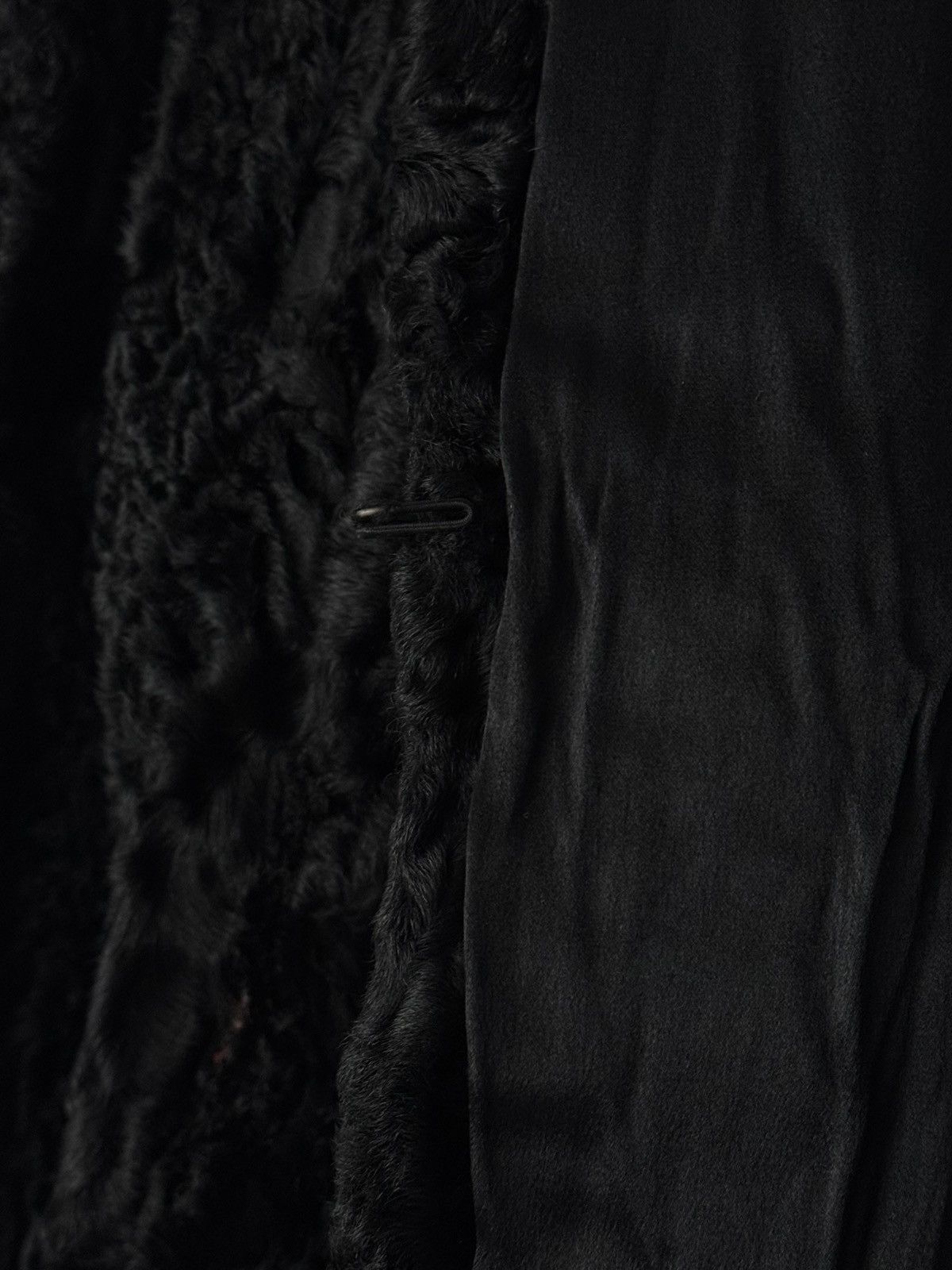 Vintage 1940s Vintage German Made Women's 'Persian Lamb' Fur Coat Size M / US 6-8 / IT 42-44 - 8 Thumbnail