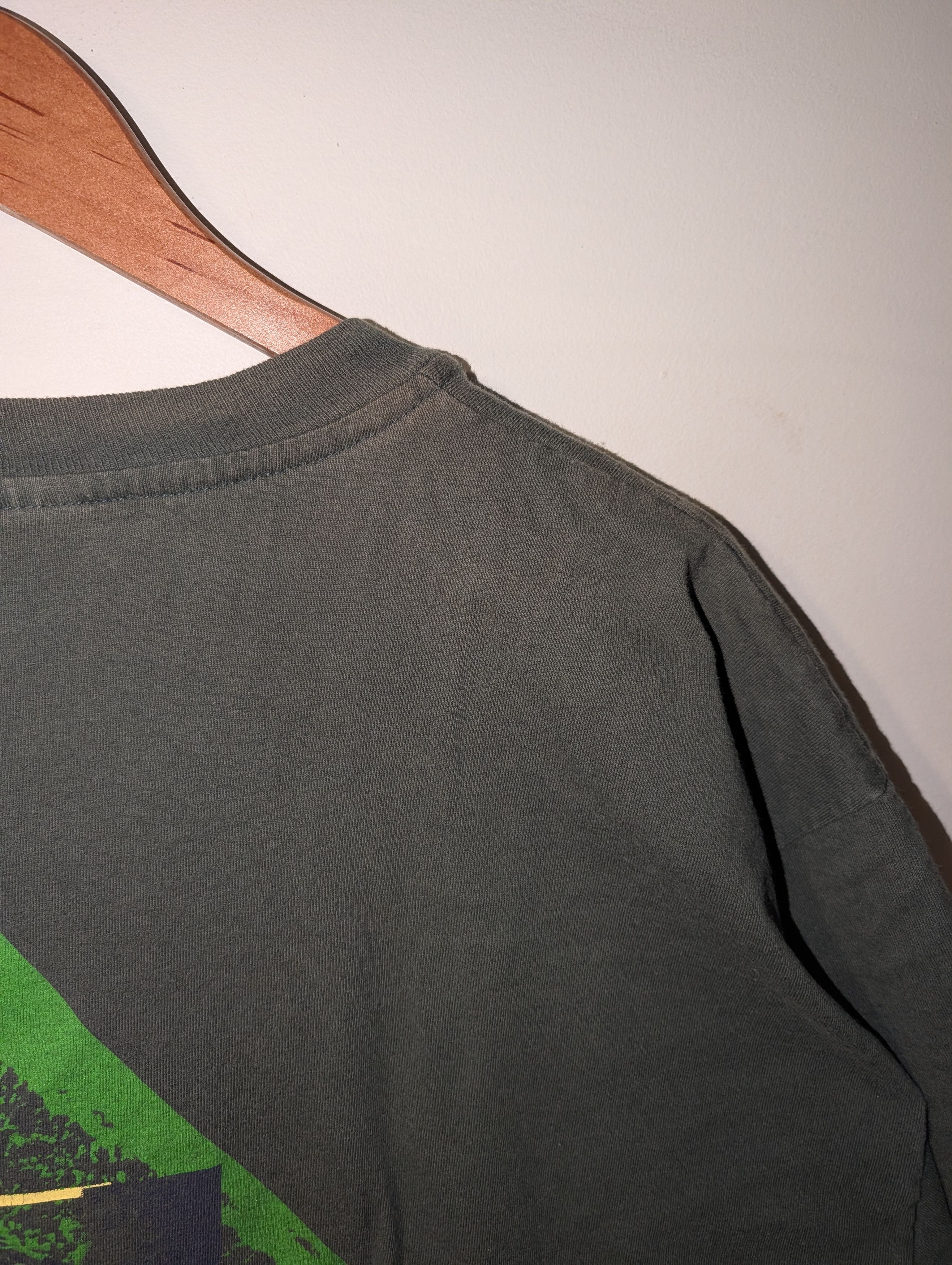 NCAA Vintage Notre Dame Football Shirt Sun Faded Thrashed Tee Size US XL / EU 56 / 4 - 6 Thumbnail
