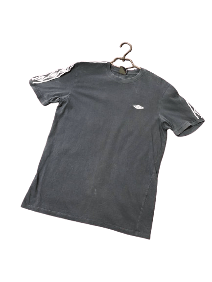 Umbro Vintage Umbro Embroidered Logo Short Sleeve T-Shirt Size L Size US L / EU 52-54 / 3 - 1 Thumbnail