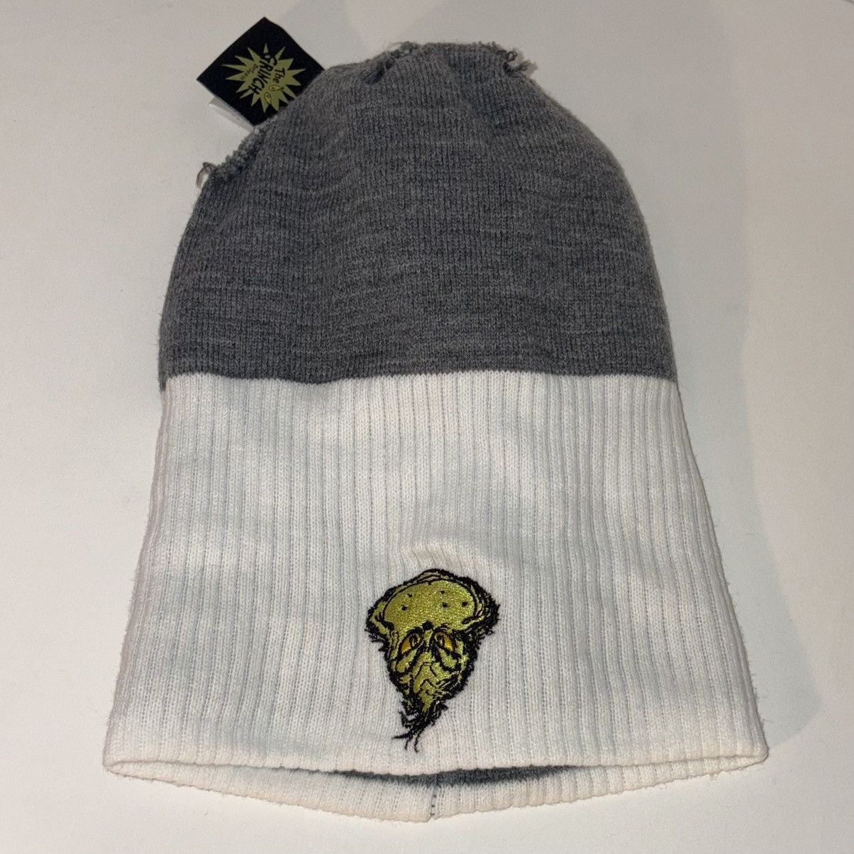 Mad Engine The Grinch Dr. Seuss MAD Engine Grey & White Winter Beanie Size ONE SIZE - 9 Thumbnail