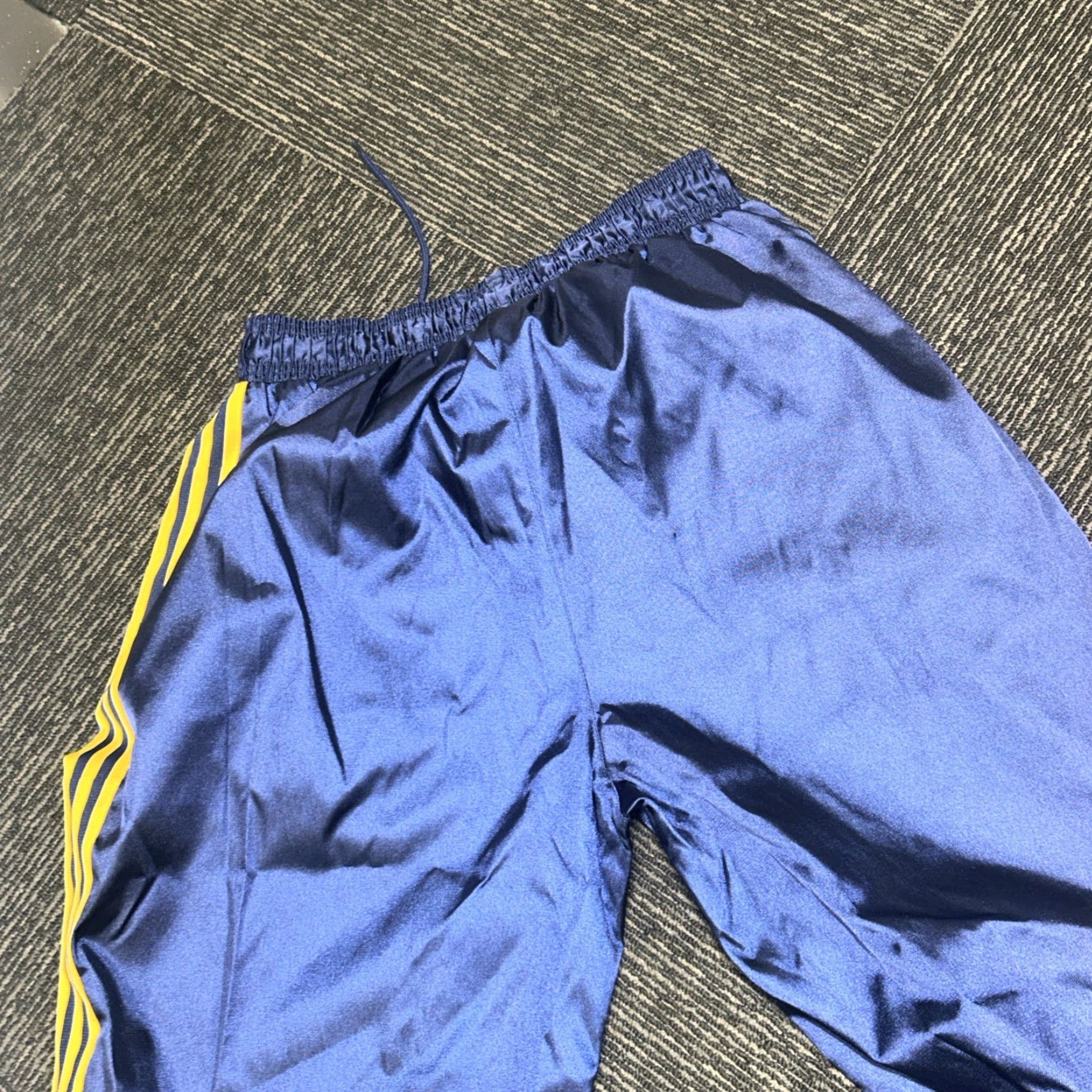 Adidas VINTAGE adidas Nylon Satin Blue Gold Basketball Pants XL Regular Men Striped Shine 90s Track Pants Size US 36 / EU 52 - 8 Thumbnail