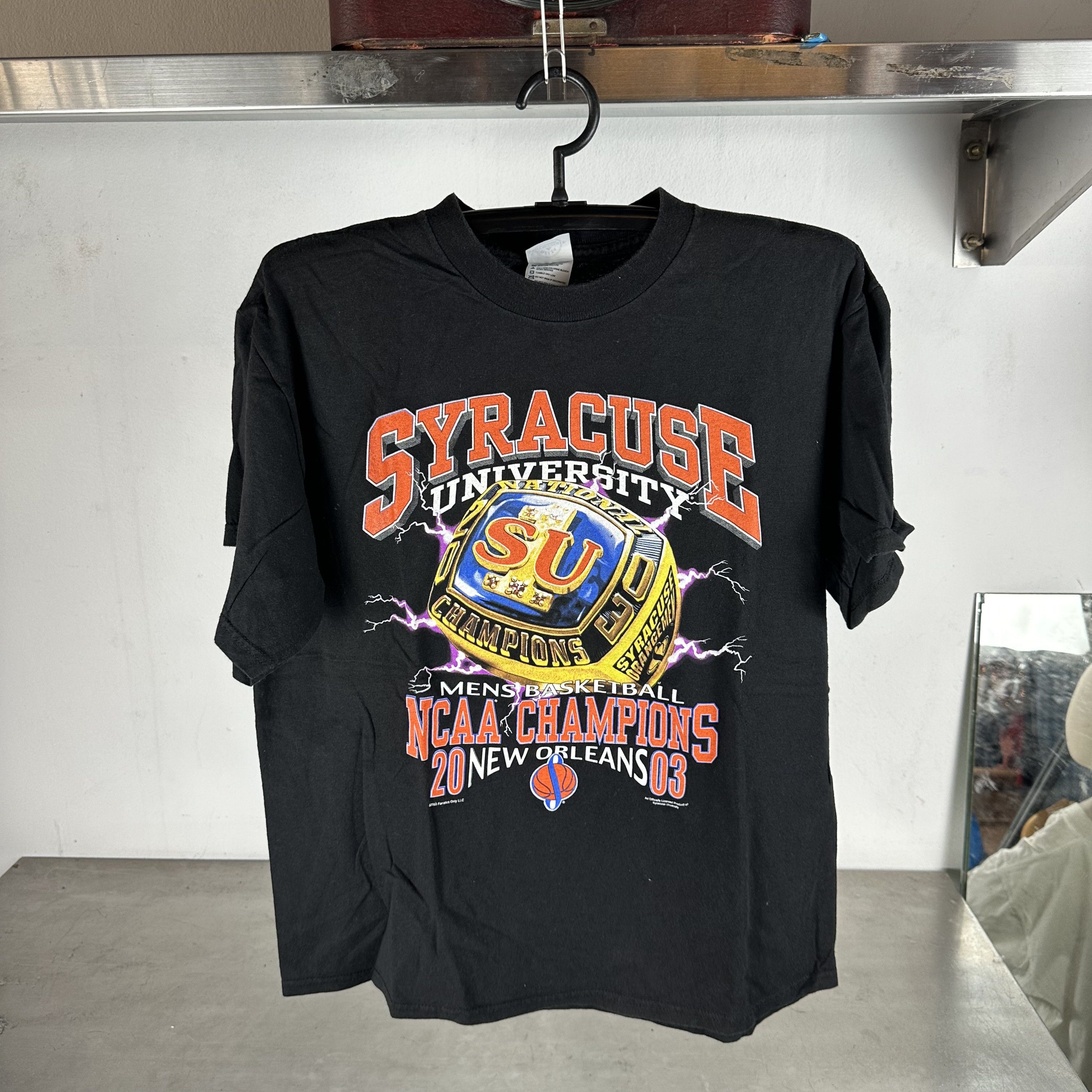 ​Vintage 2003 Syracuse Orangemen NCAA Champions Ring T-Shirt