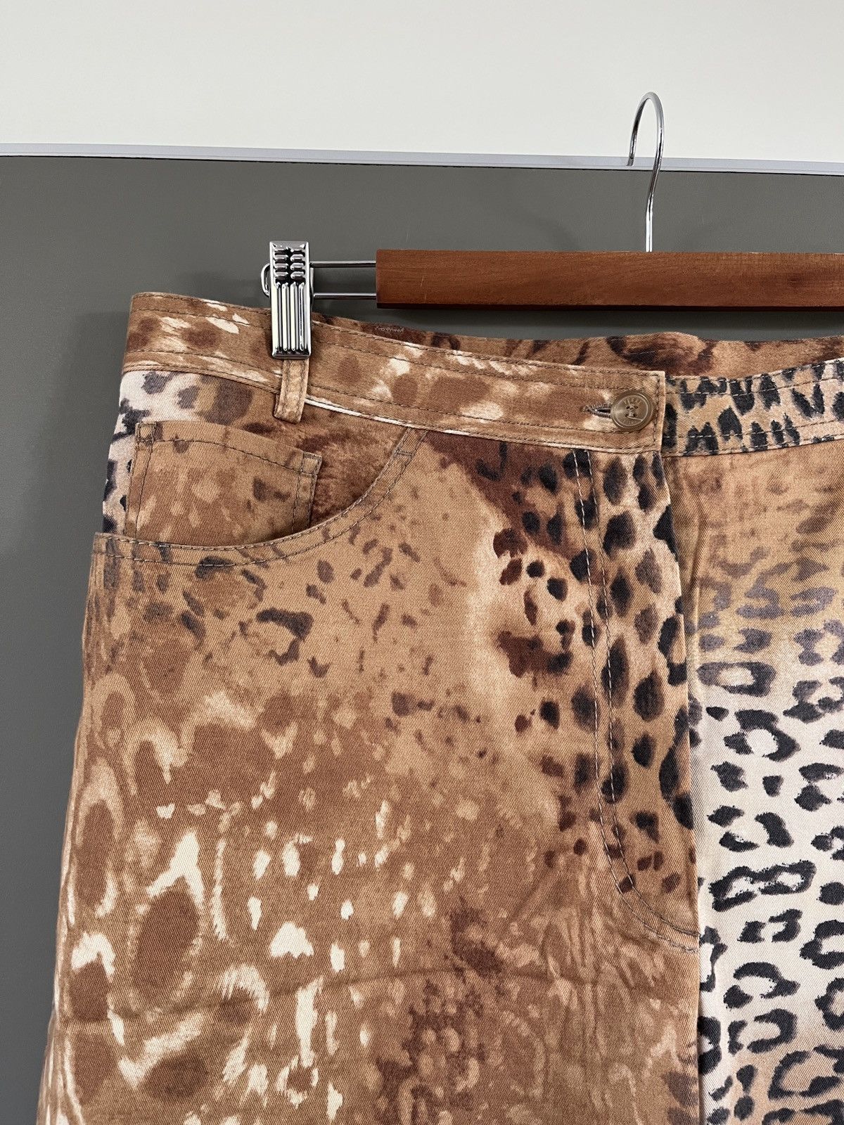 Ferre × Gianfranco Ferre Gianfranco Ferre Leopard Pattern Print Pants Size US 38 / EU 54 - 6 Thumbnail